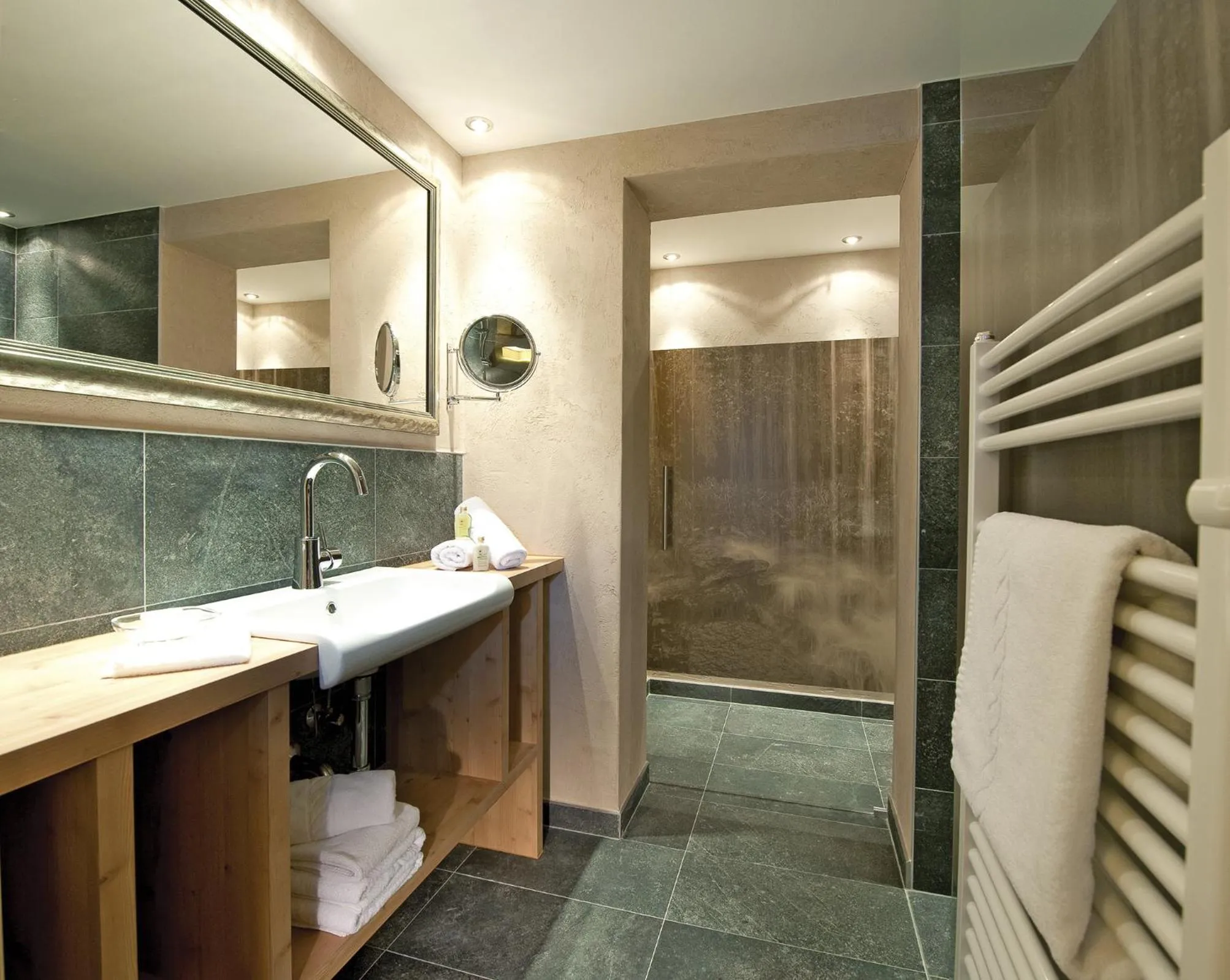 Bathroom in Alpine Resort Goies Superior