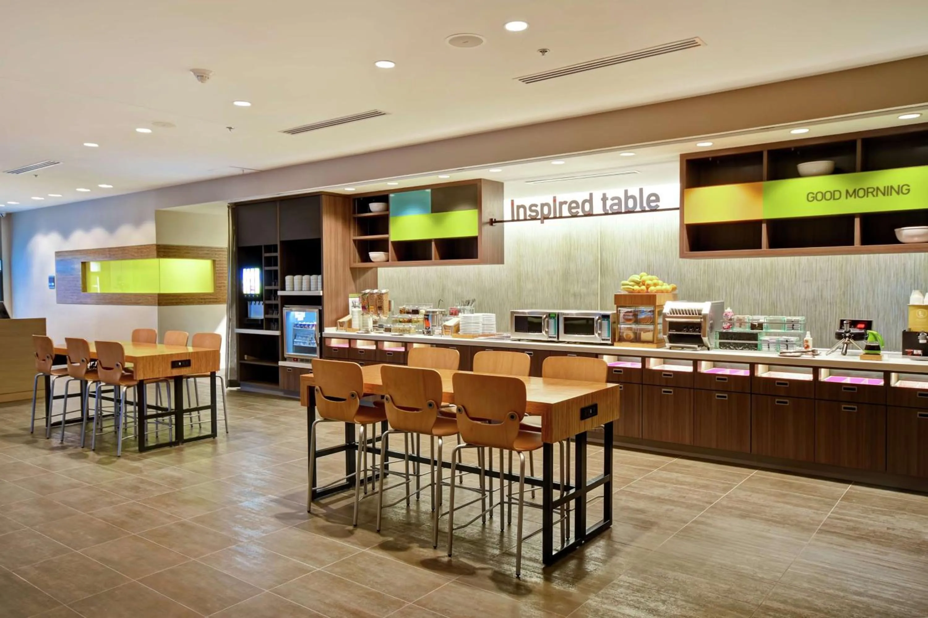 Dining area in Home2 Suites By Hilton Walpole Foxborough