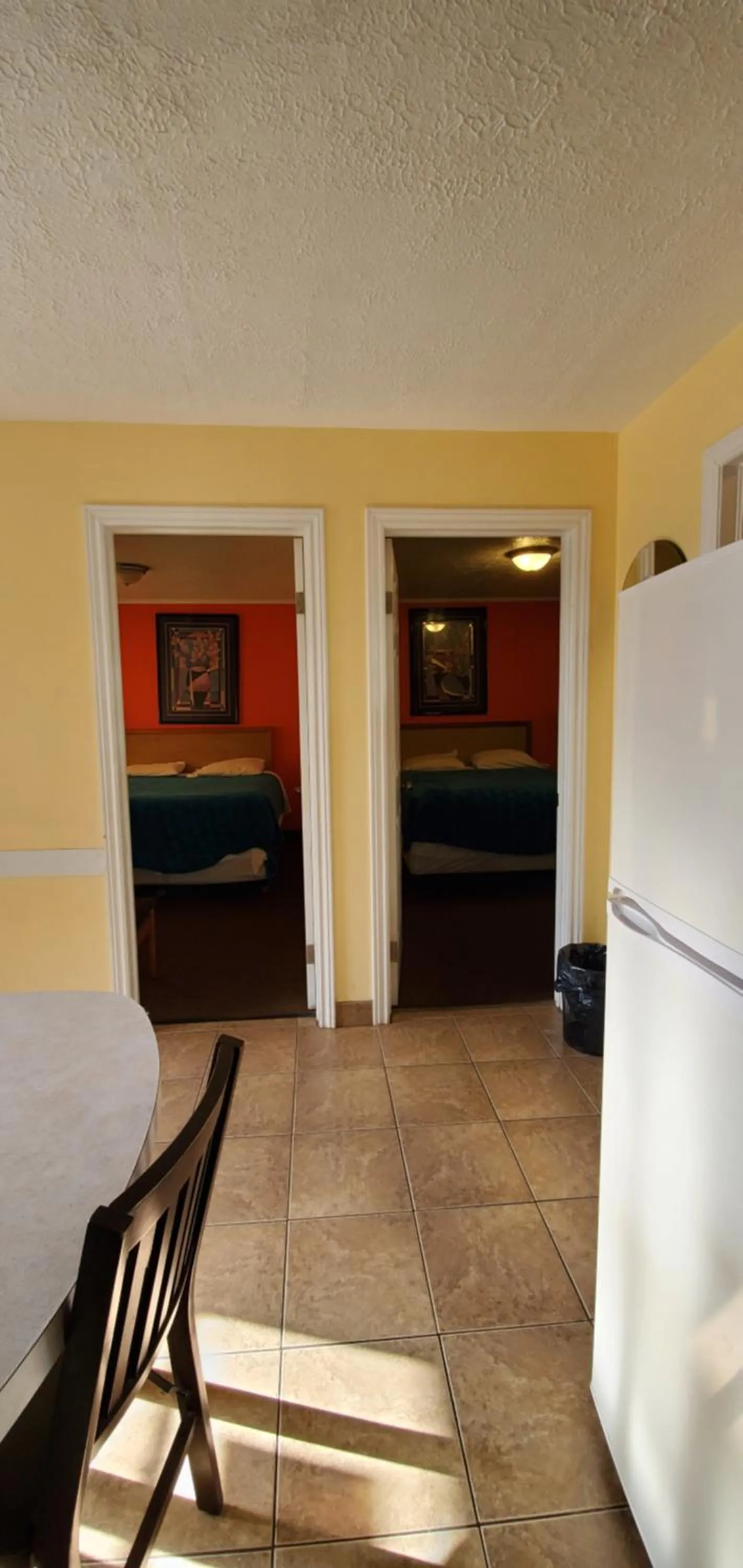 Living room in Sunparlor Motel