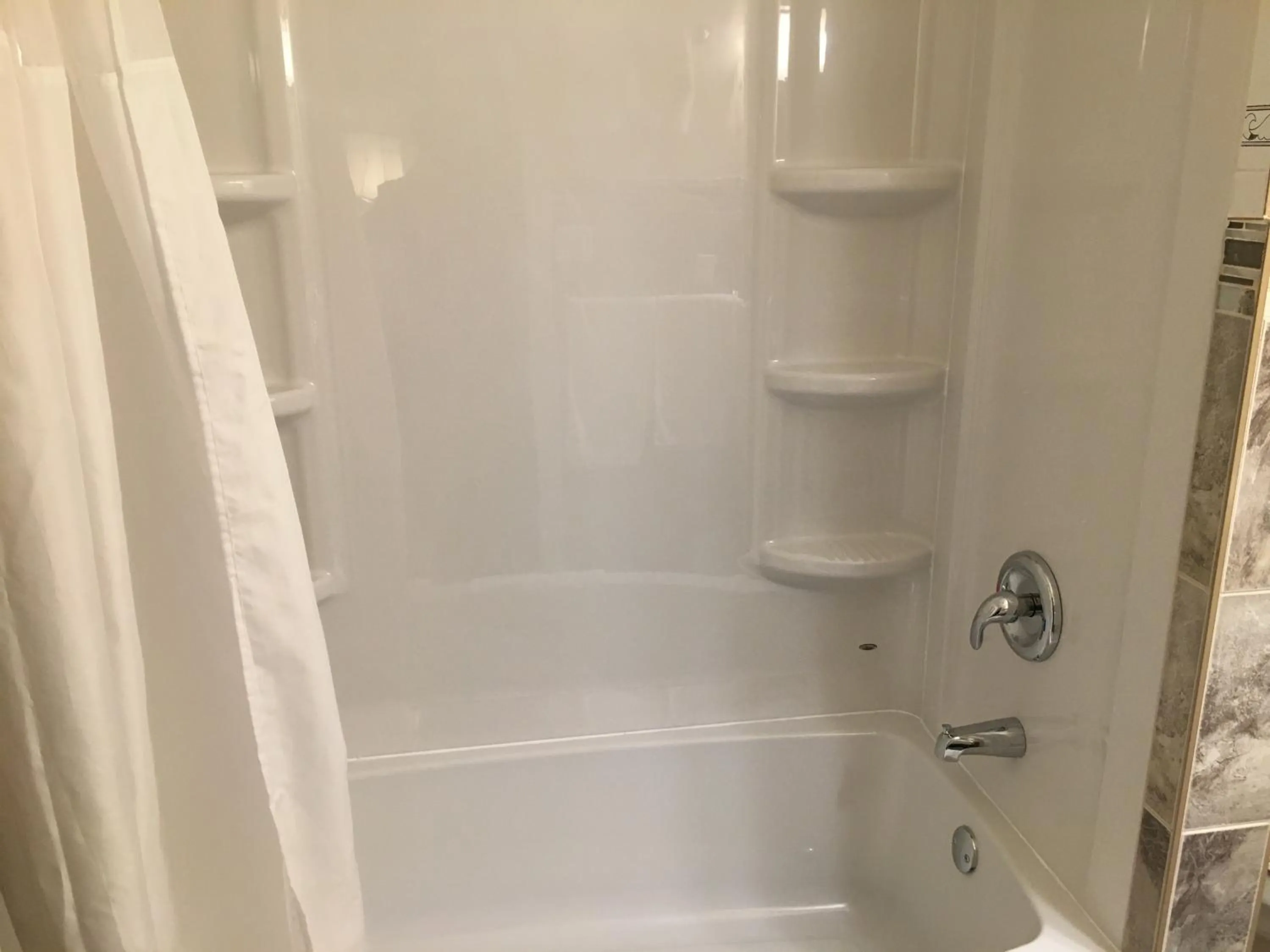 Bathroom in Sunparlor Motel