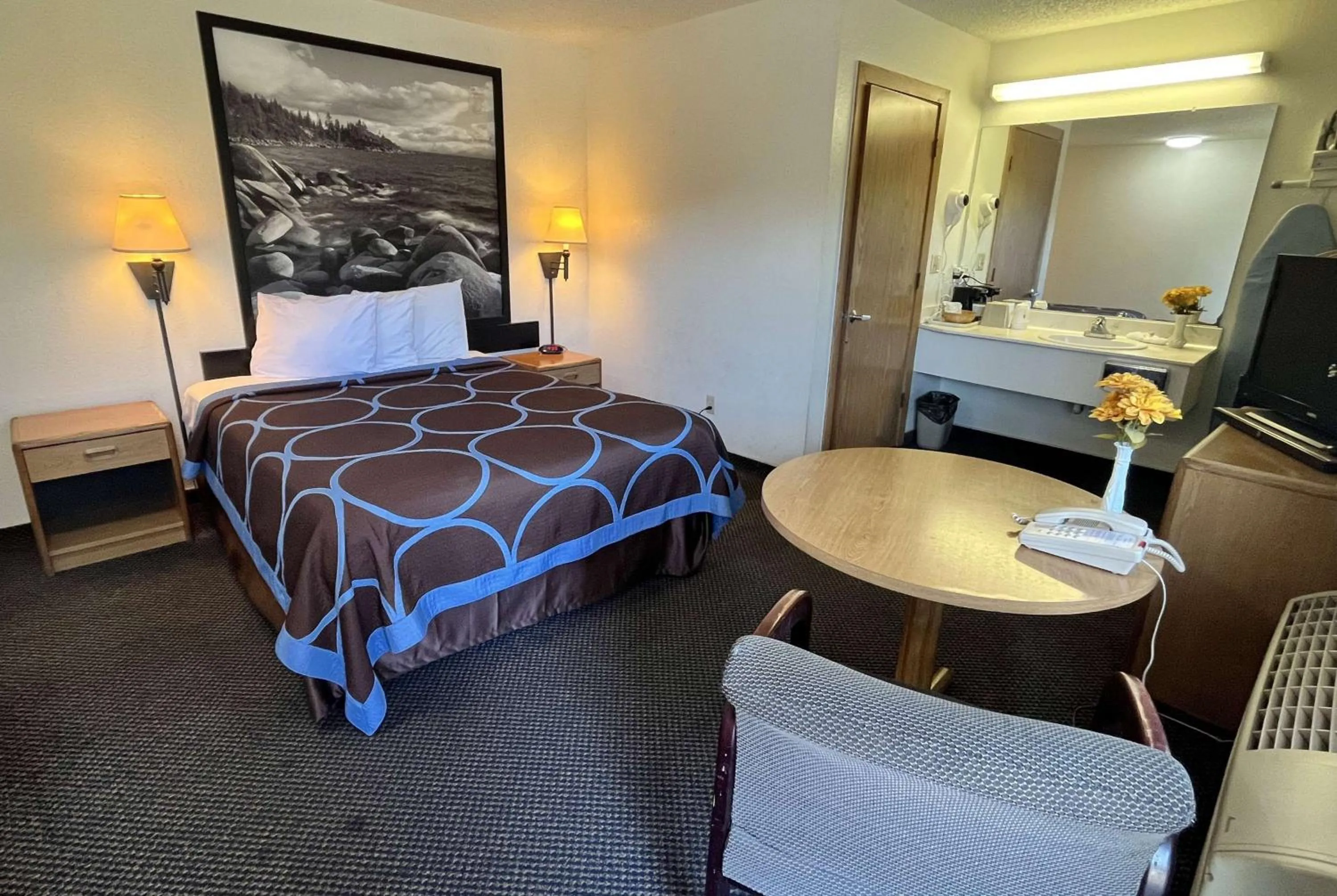 Photo of the whole room in Super 8 by Wyndham Red Bluff