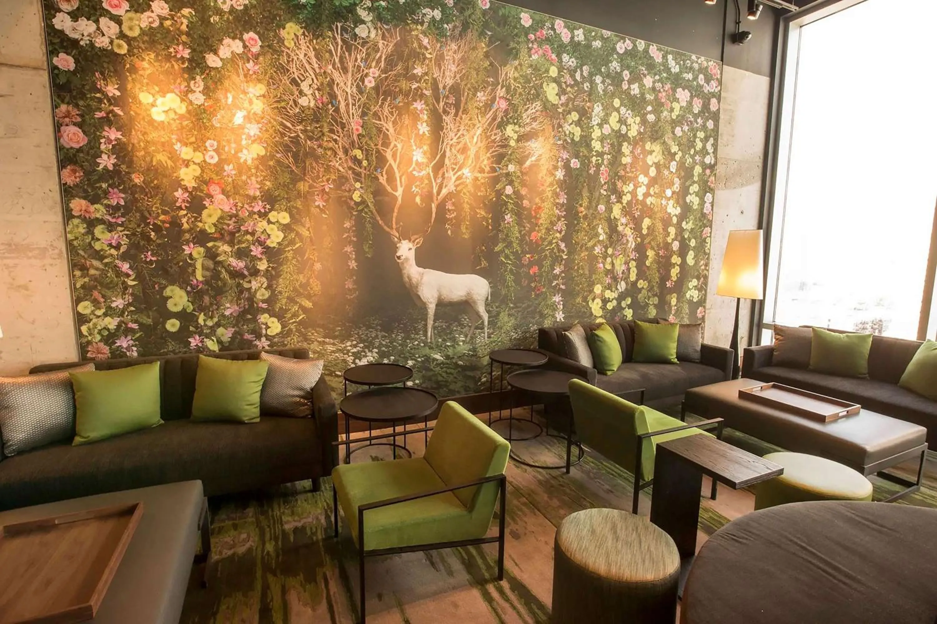 Lounge or bar in Hampton Inn Chicago McCormick Place