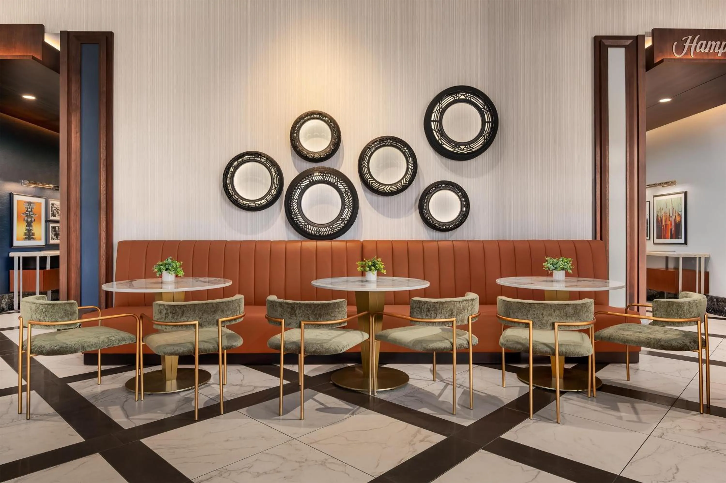 Lobby or reception in Hilton Garden Inn Chicago McCormick Place