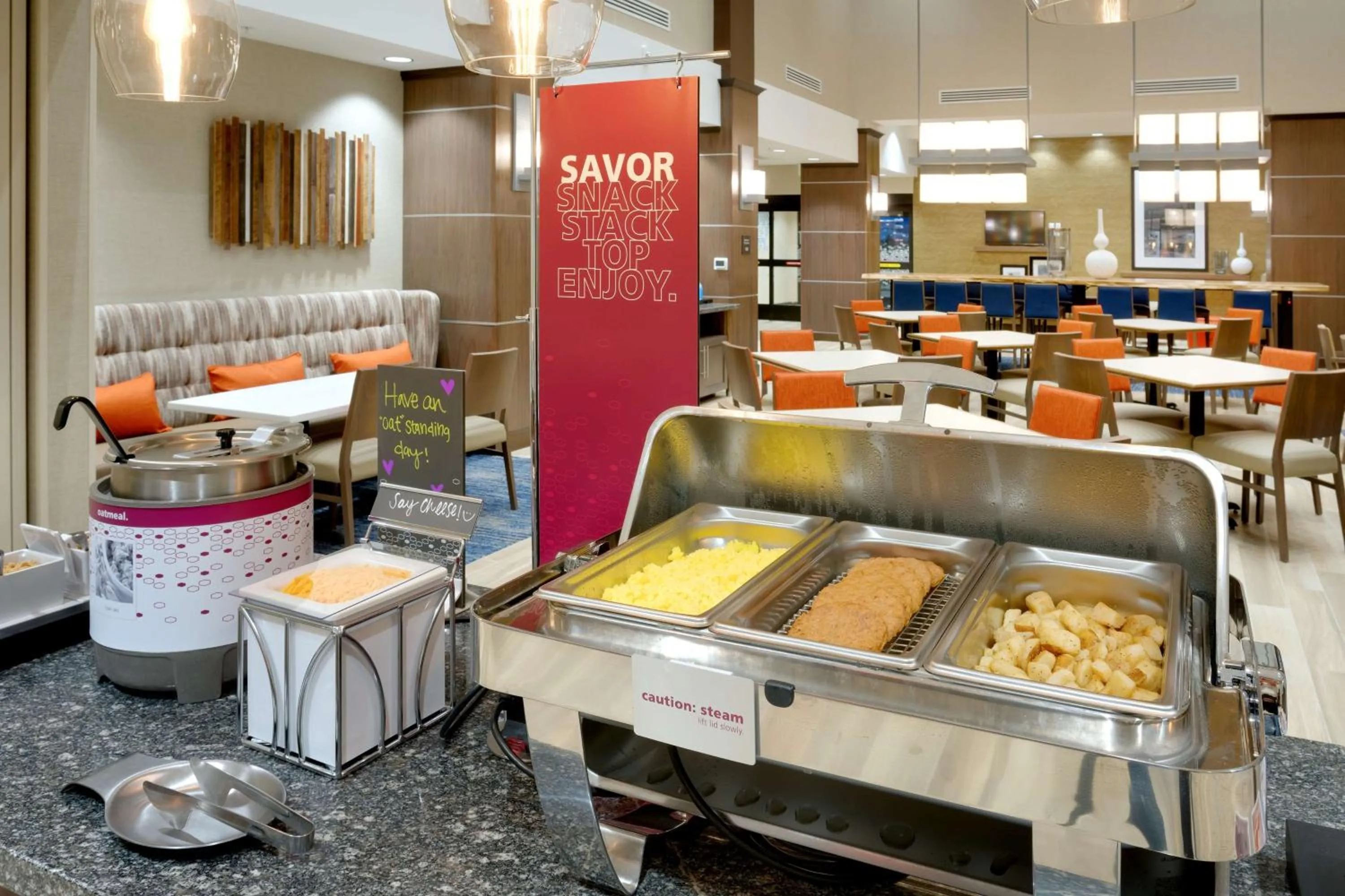 Dining area in Hampton Inn & Suites Rexburg