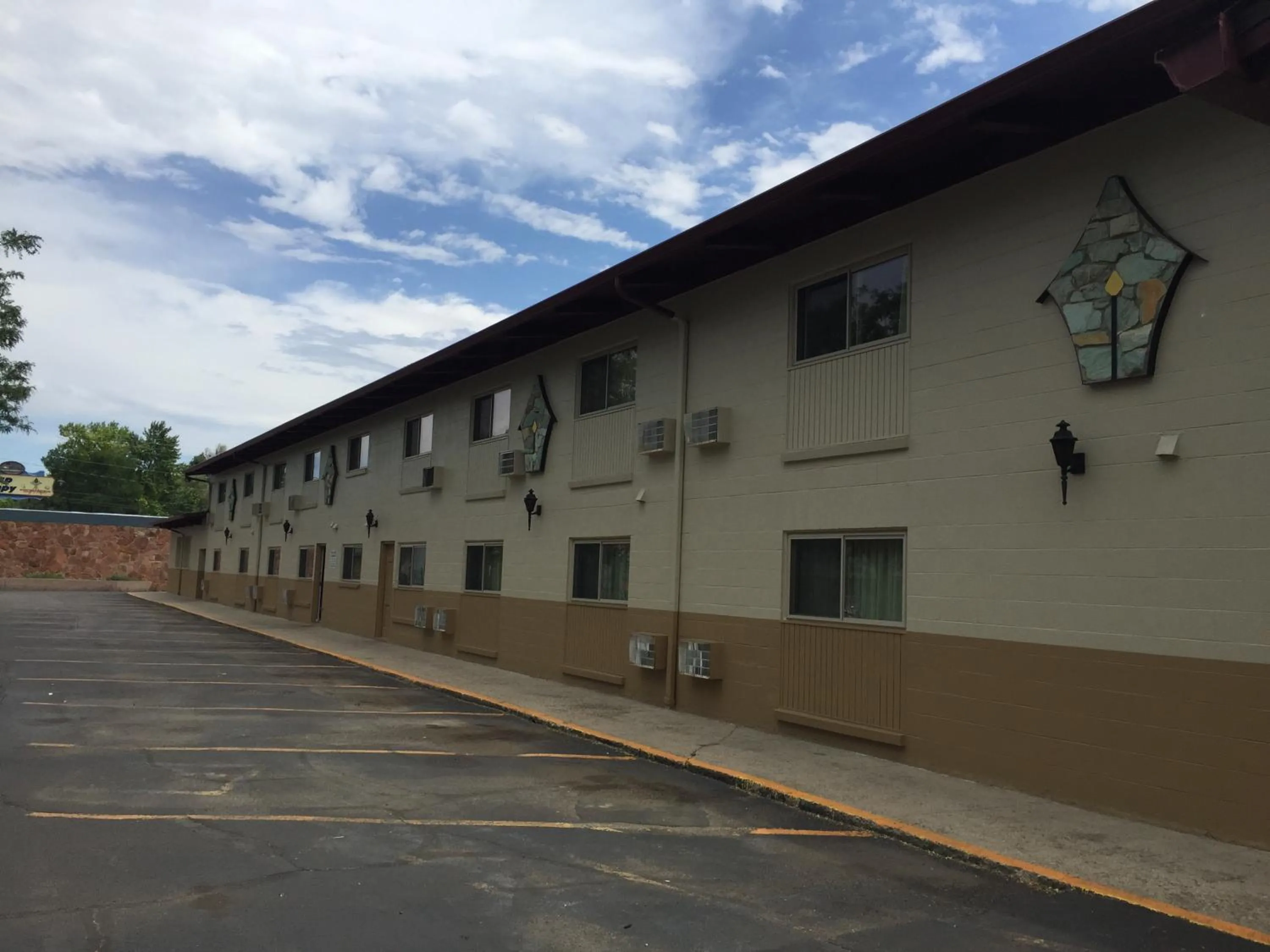 Lamplighter Motel
