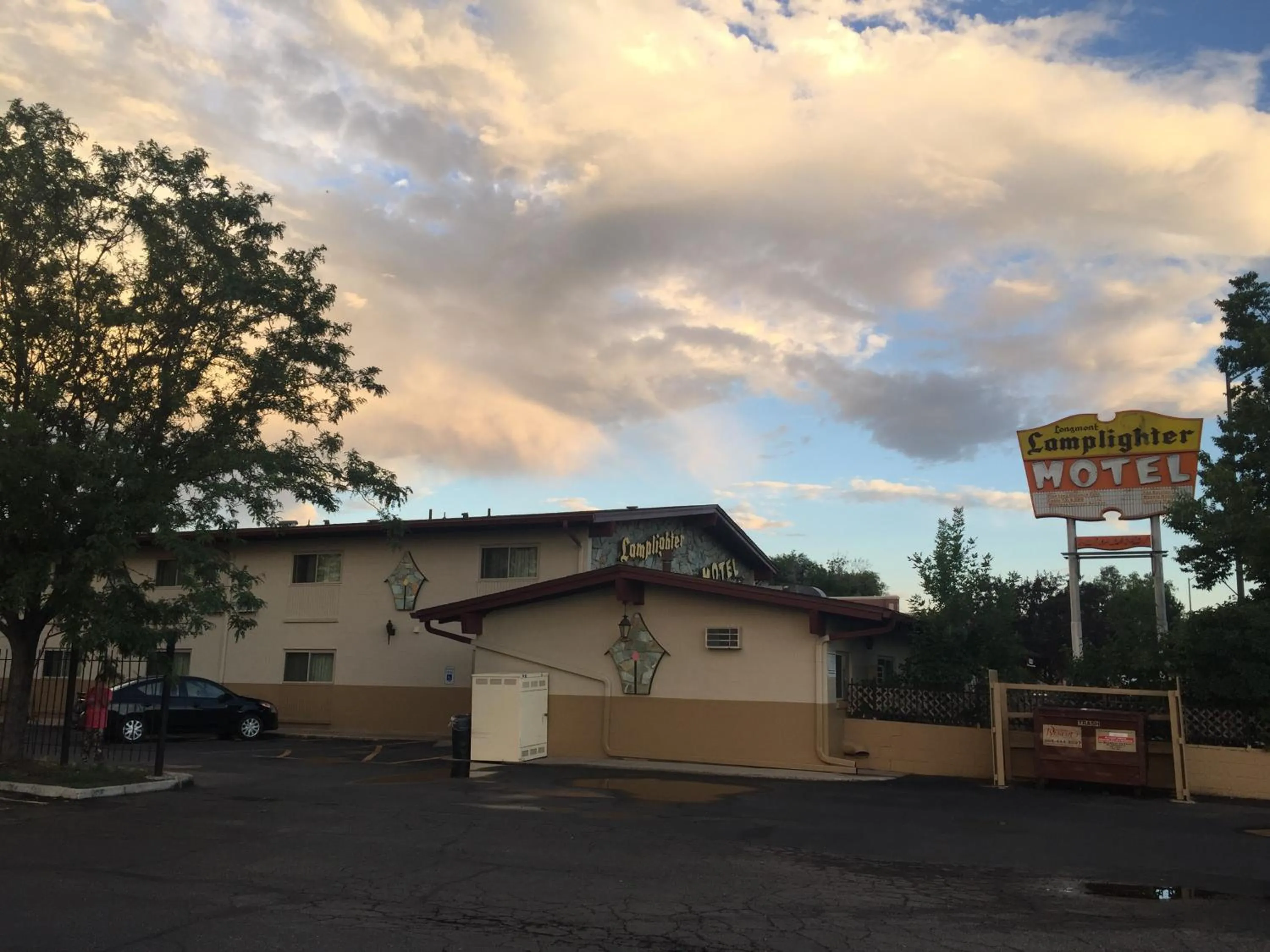 Lamplighter Motel