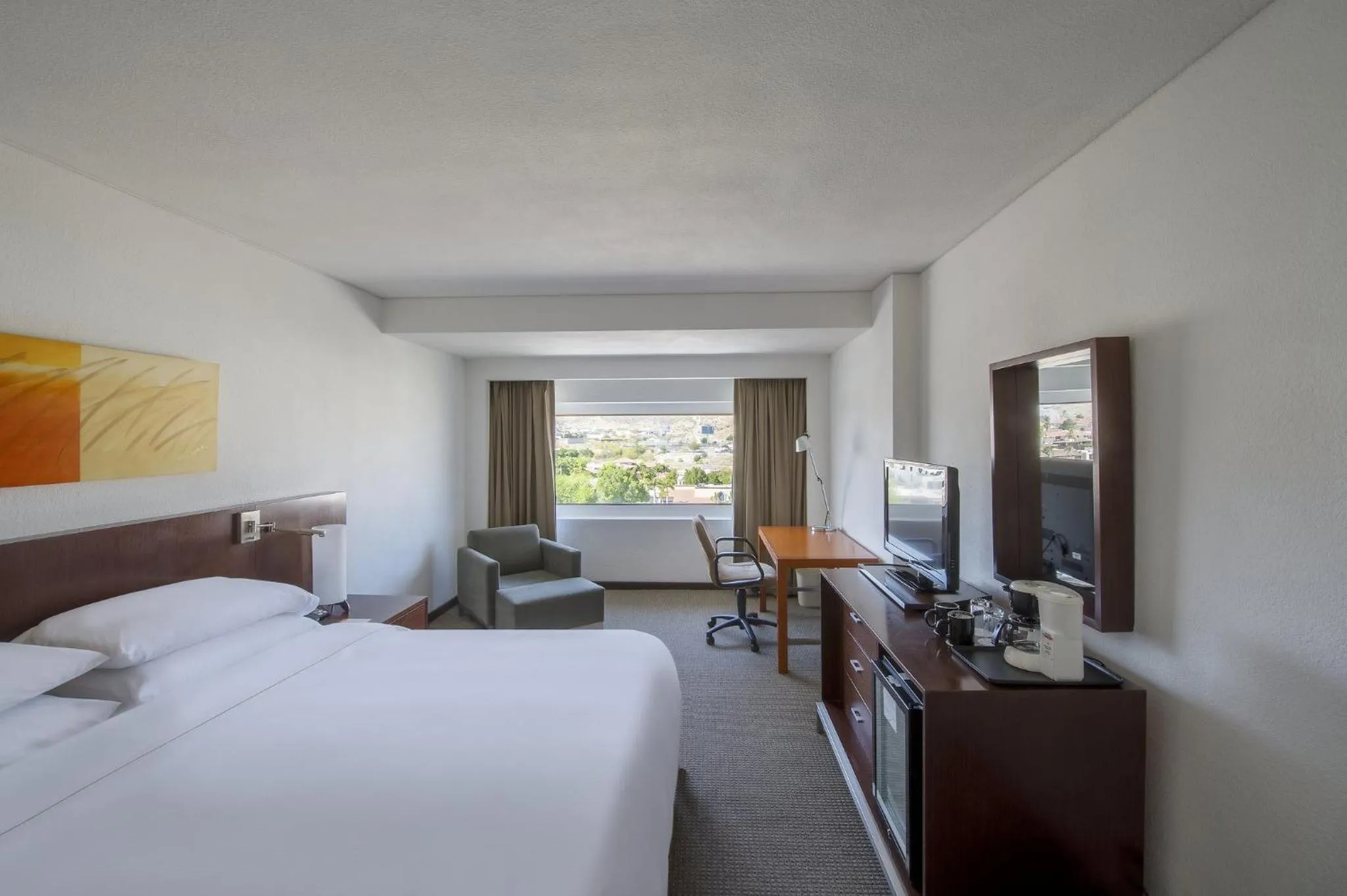 Photo of the whole room, Bed in Fiesta Americana Hermosillo