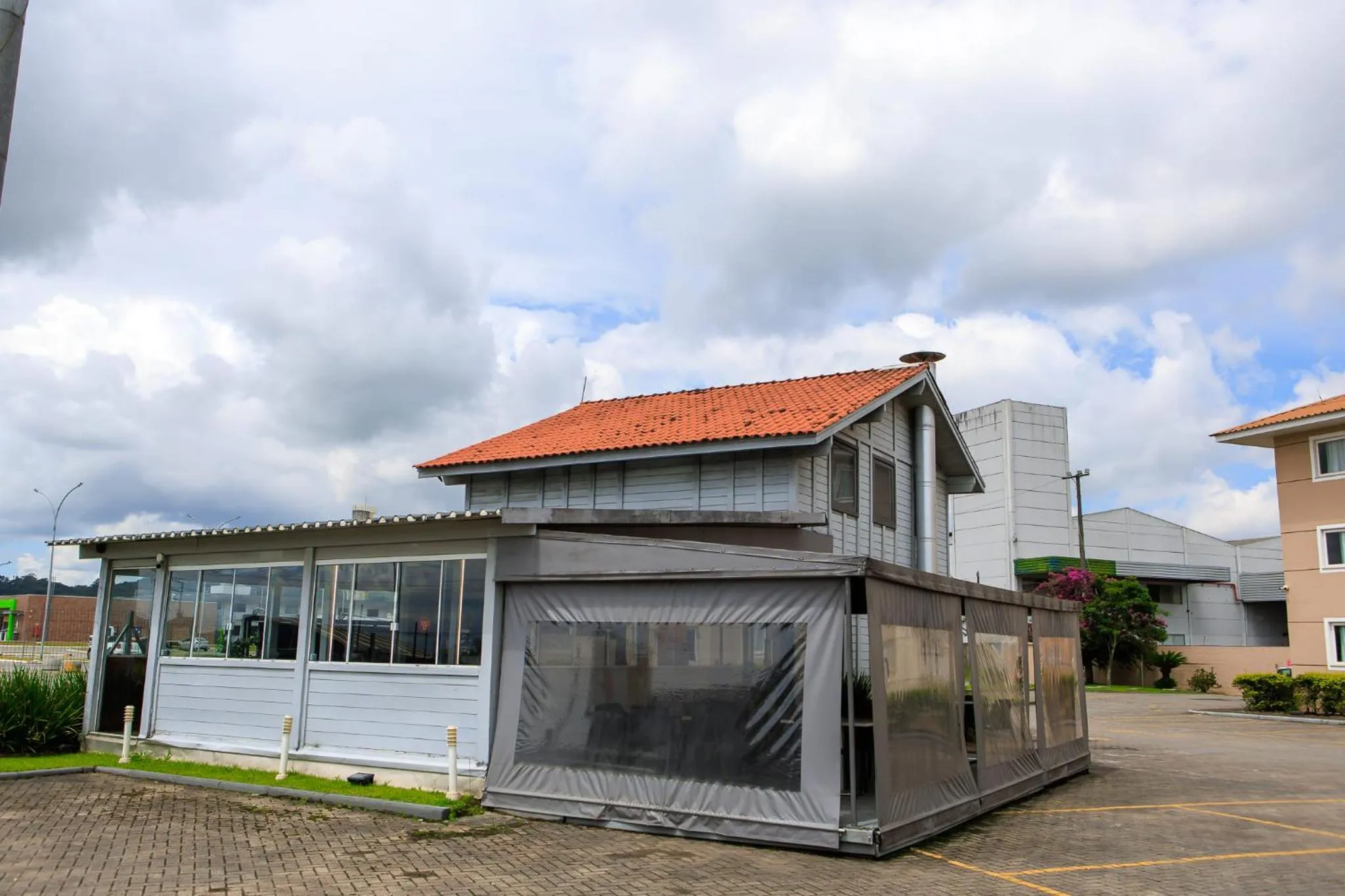 Property building in Hotel 10 Itajai/Navegantes