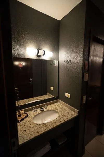 Bathroom in Hotel 10 Itajai/Navegantes
