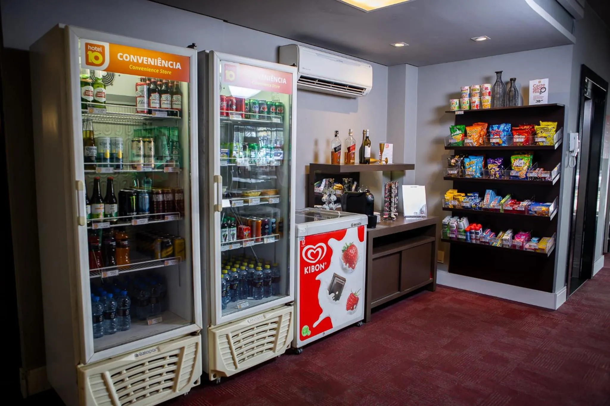 Lounge or bar in Hotel 10 Itajai/Navegantes