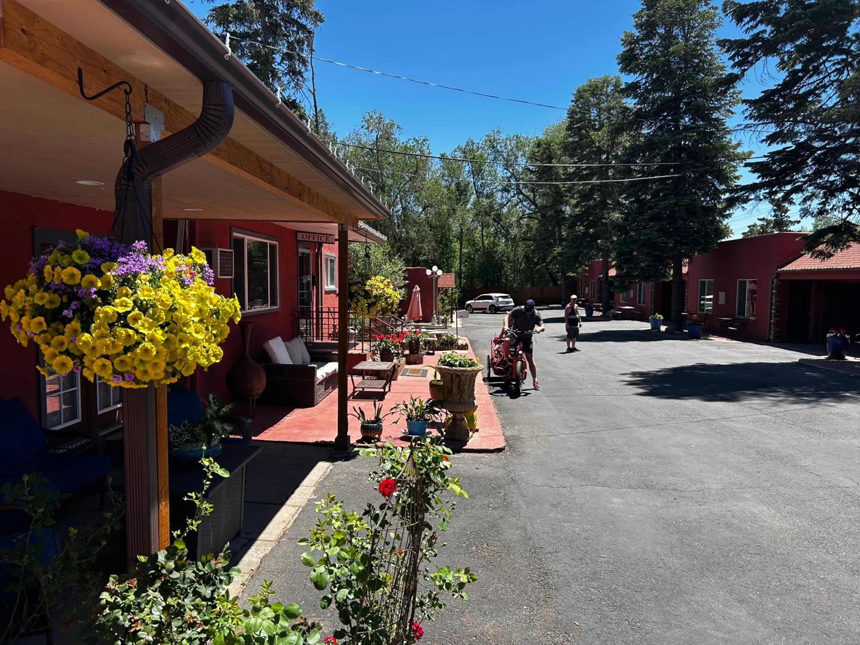 Rainbow Lodge and Inn