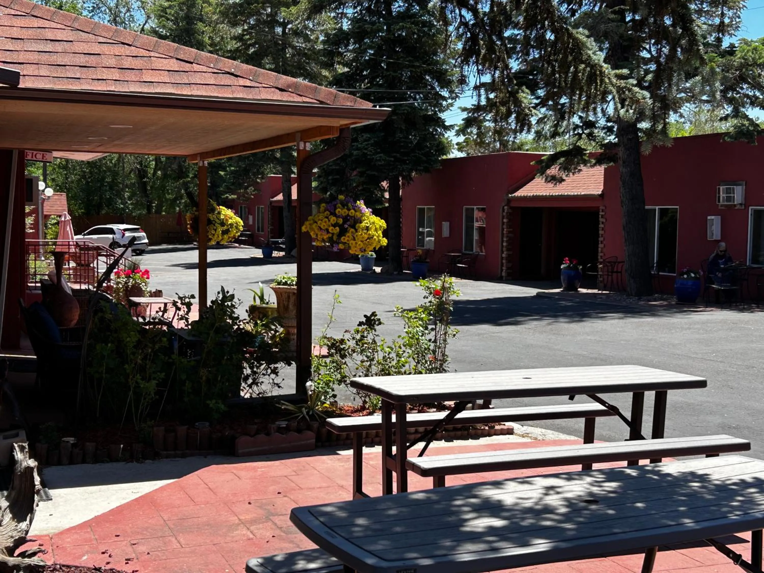 Rainbow Lodge and Inn