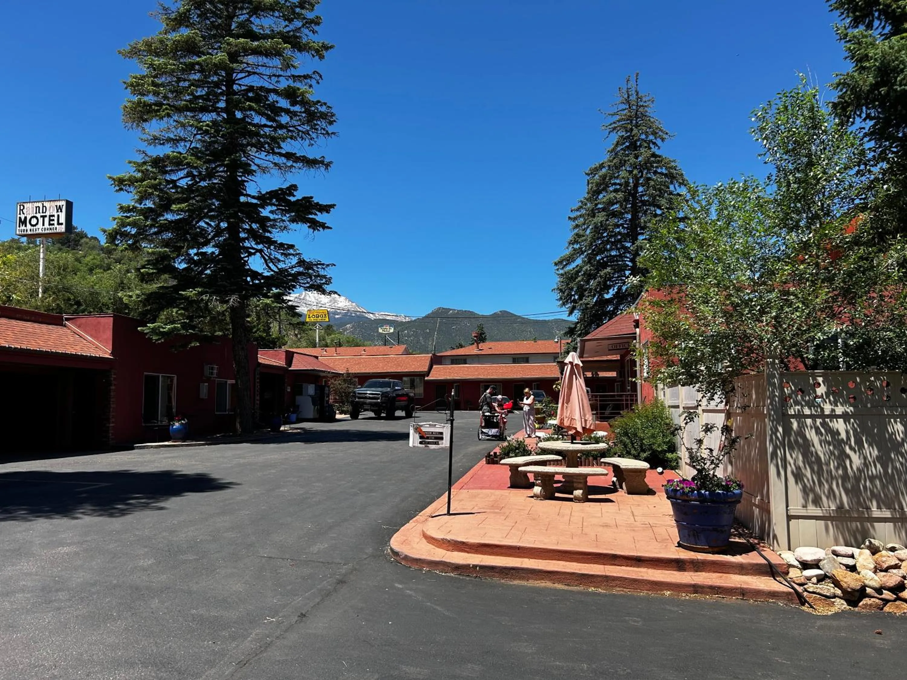 Rainbow Lodge and Inn