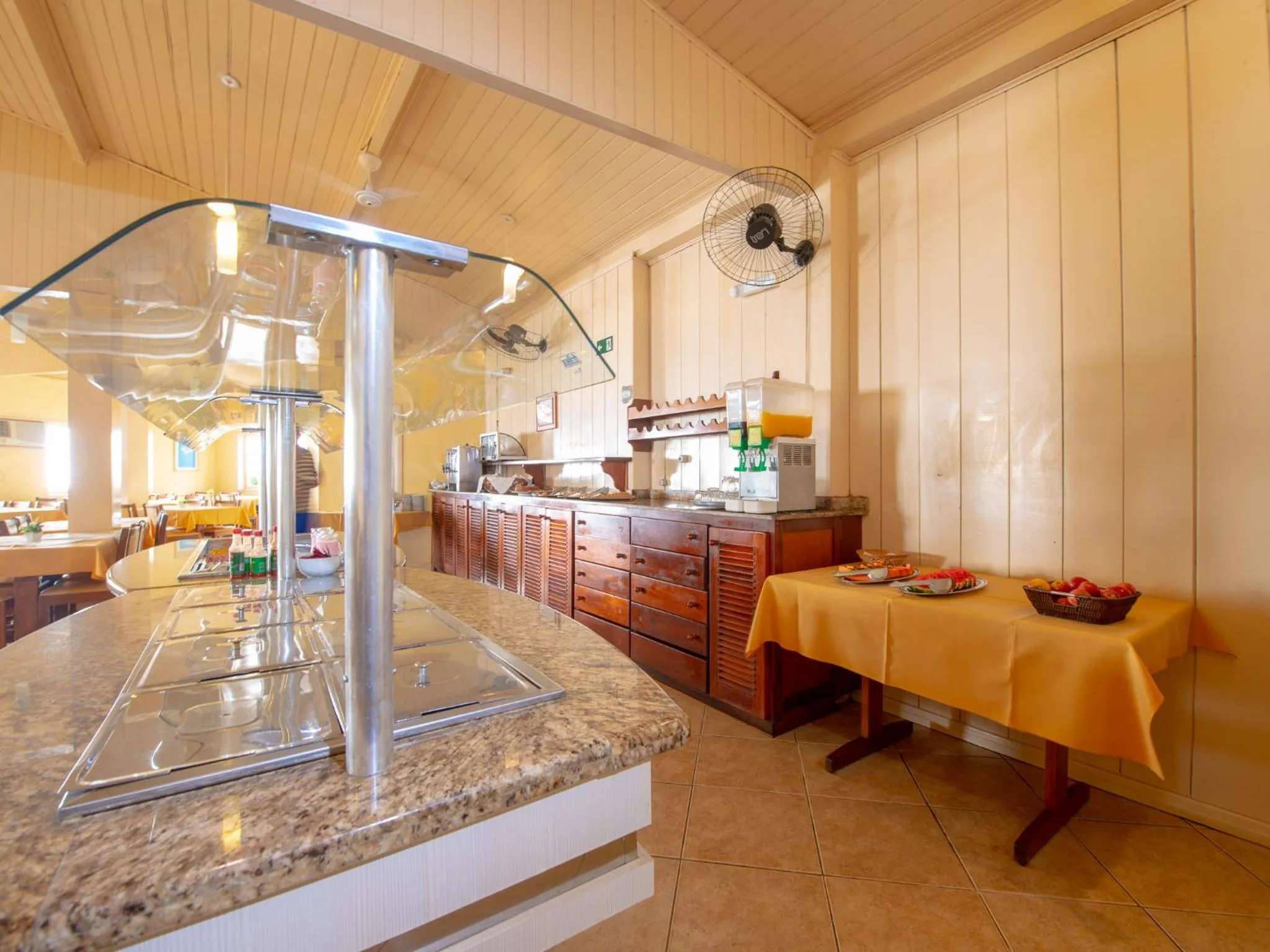 Restaurant/places to eat in Hotel Saveiros