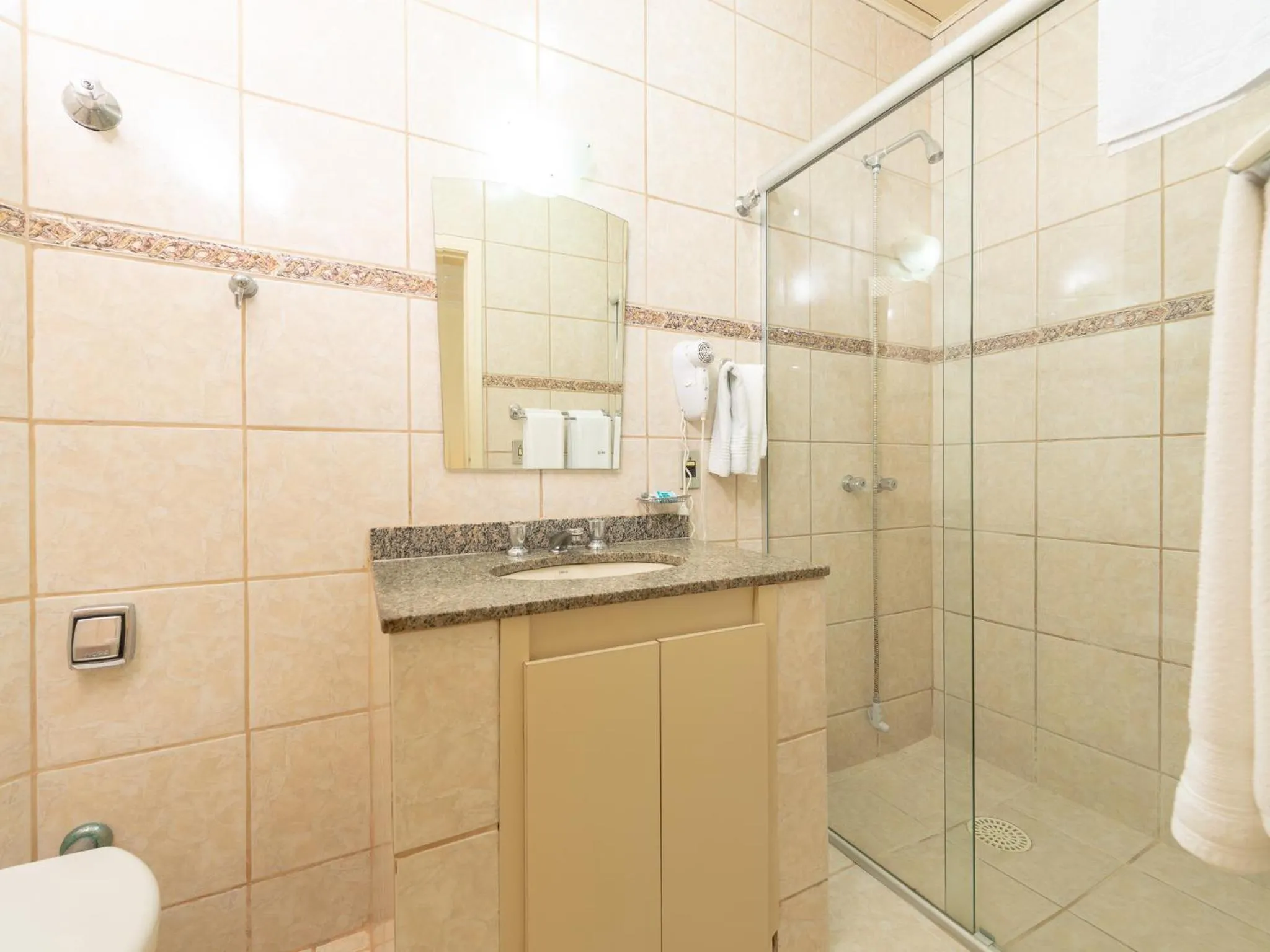 Shower in Hotel Saveiros