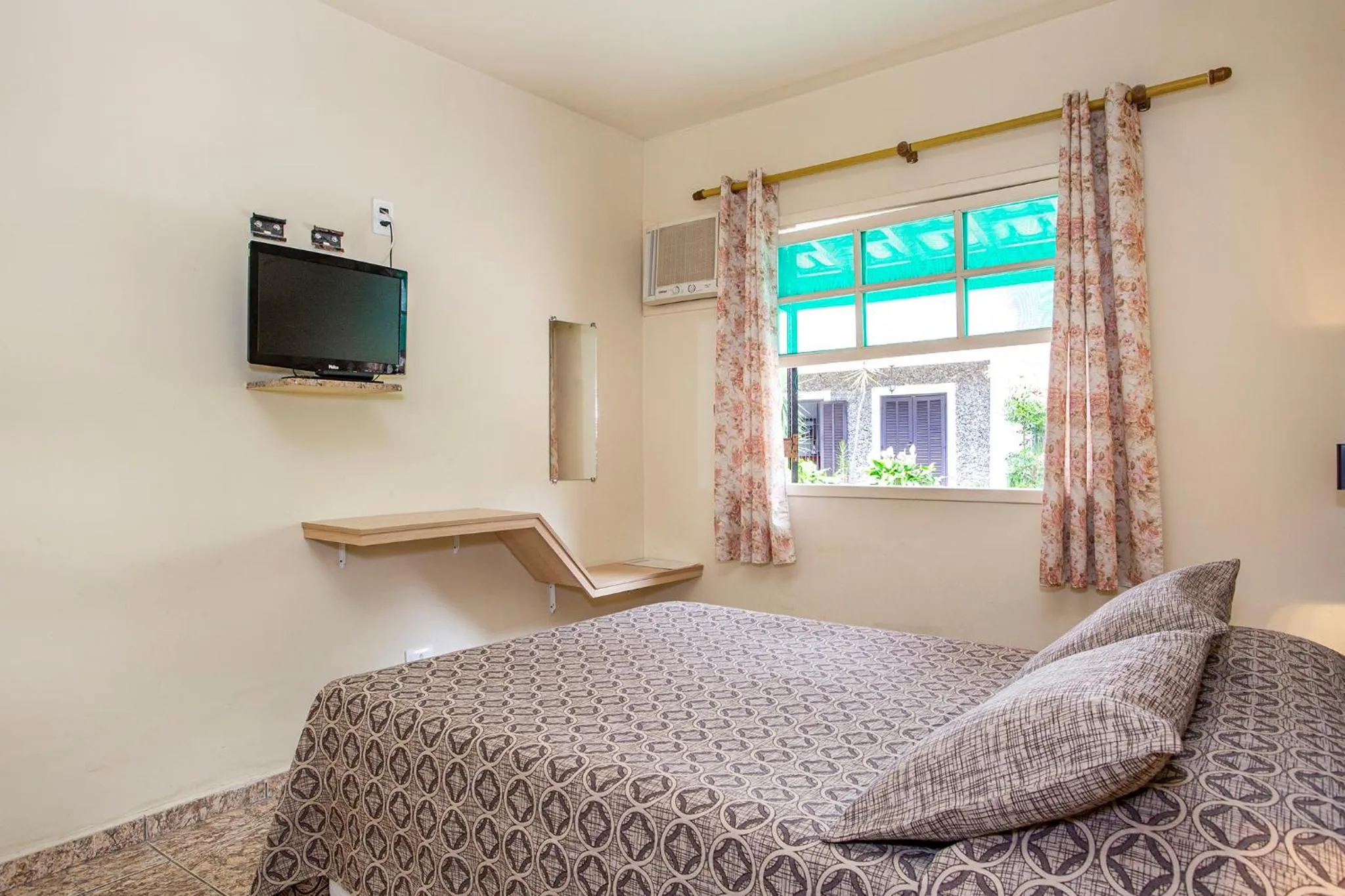 Bed in Hotel Saveiros