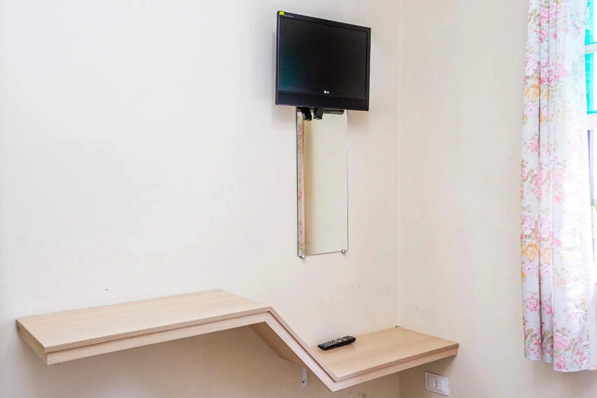 TV and multimedia in Hotel Saveiros