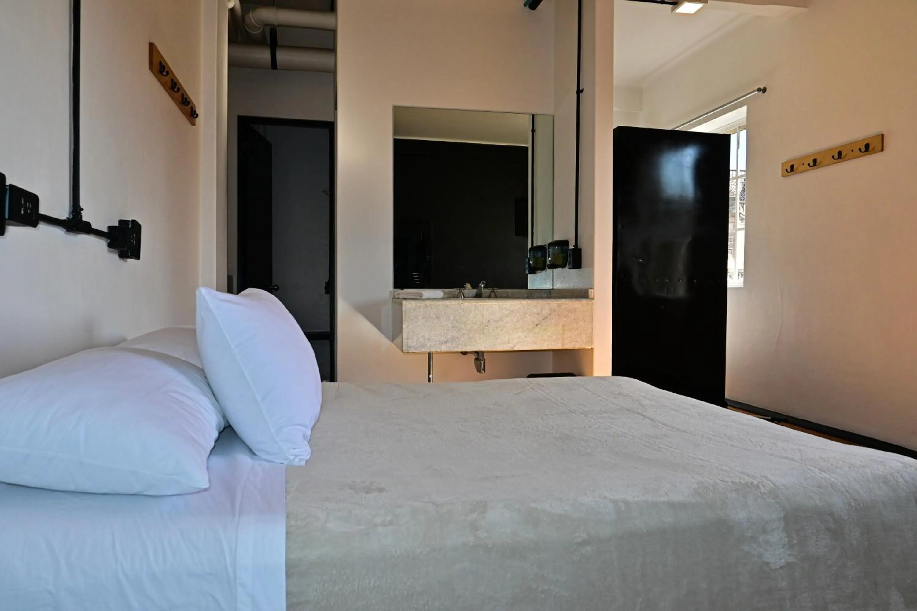 Photo of the whole room, Bed in Hostel Mundo Joven Catedral