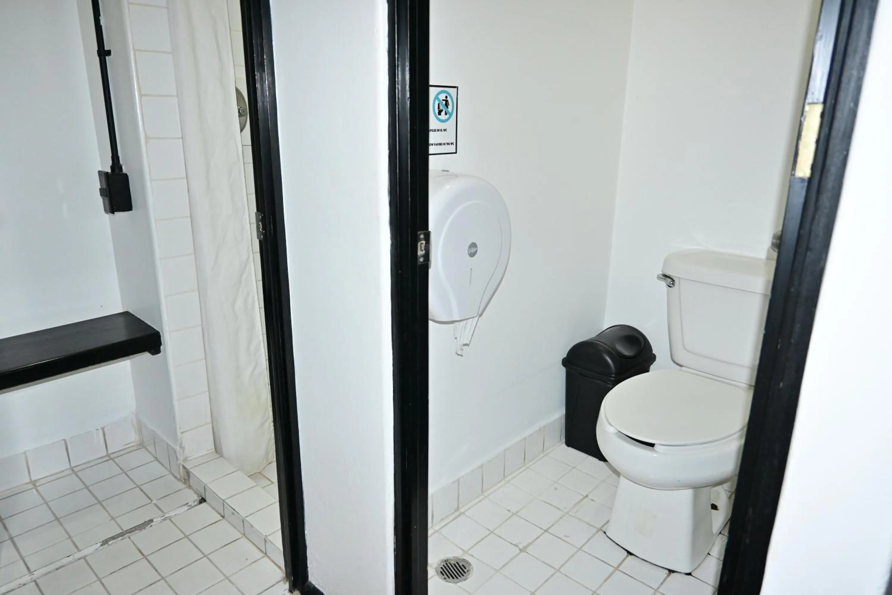 Bathroom in Hostel Mundo Joven Catedral