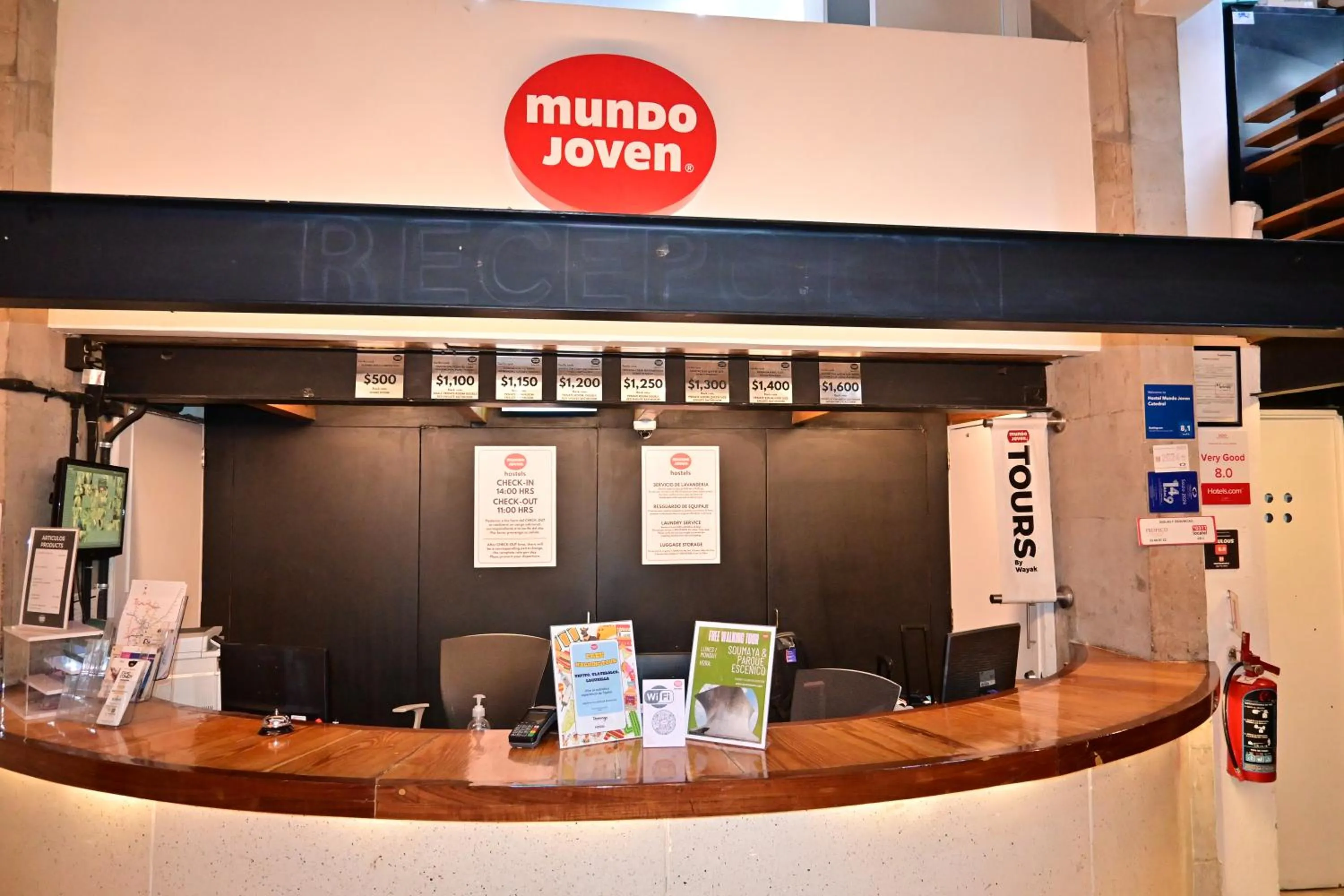 Lobby or reception in Hostel Mundo Joven Catedral