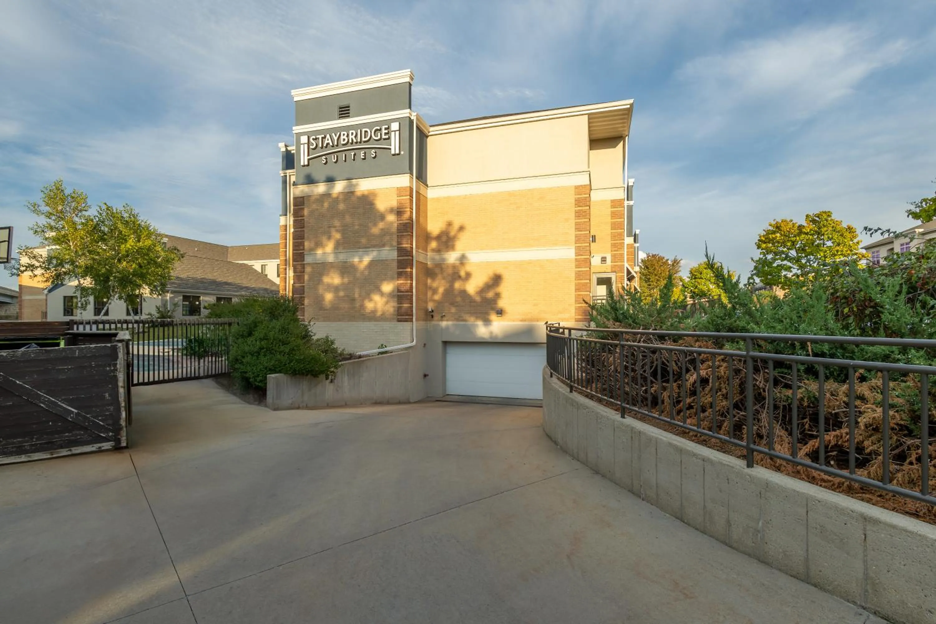 Parking in Staybridge Suites Middleton/Madison-West by IHG