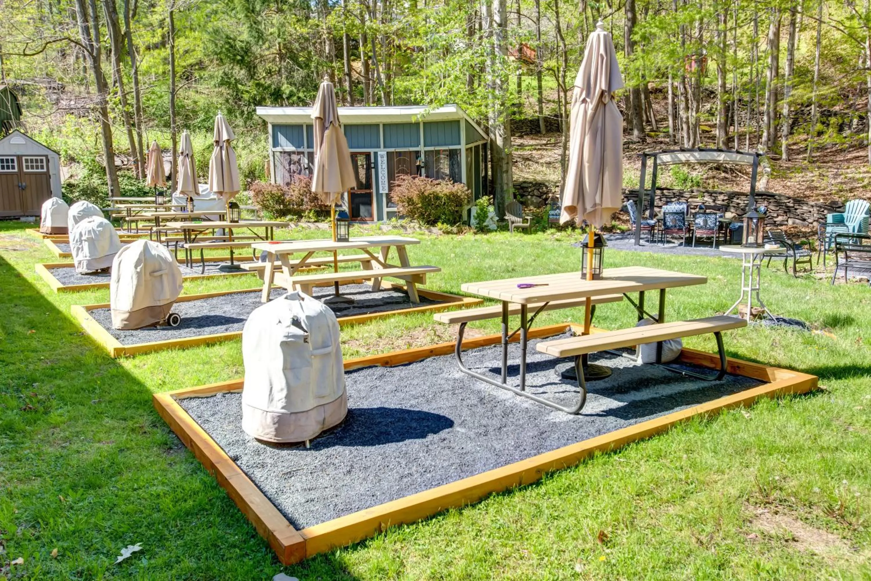 Starlite Motel & Suites