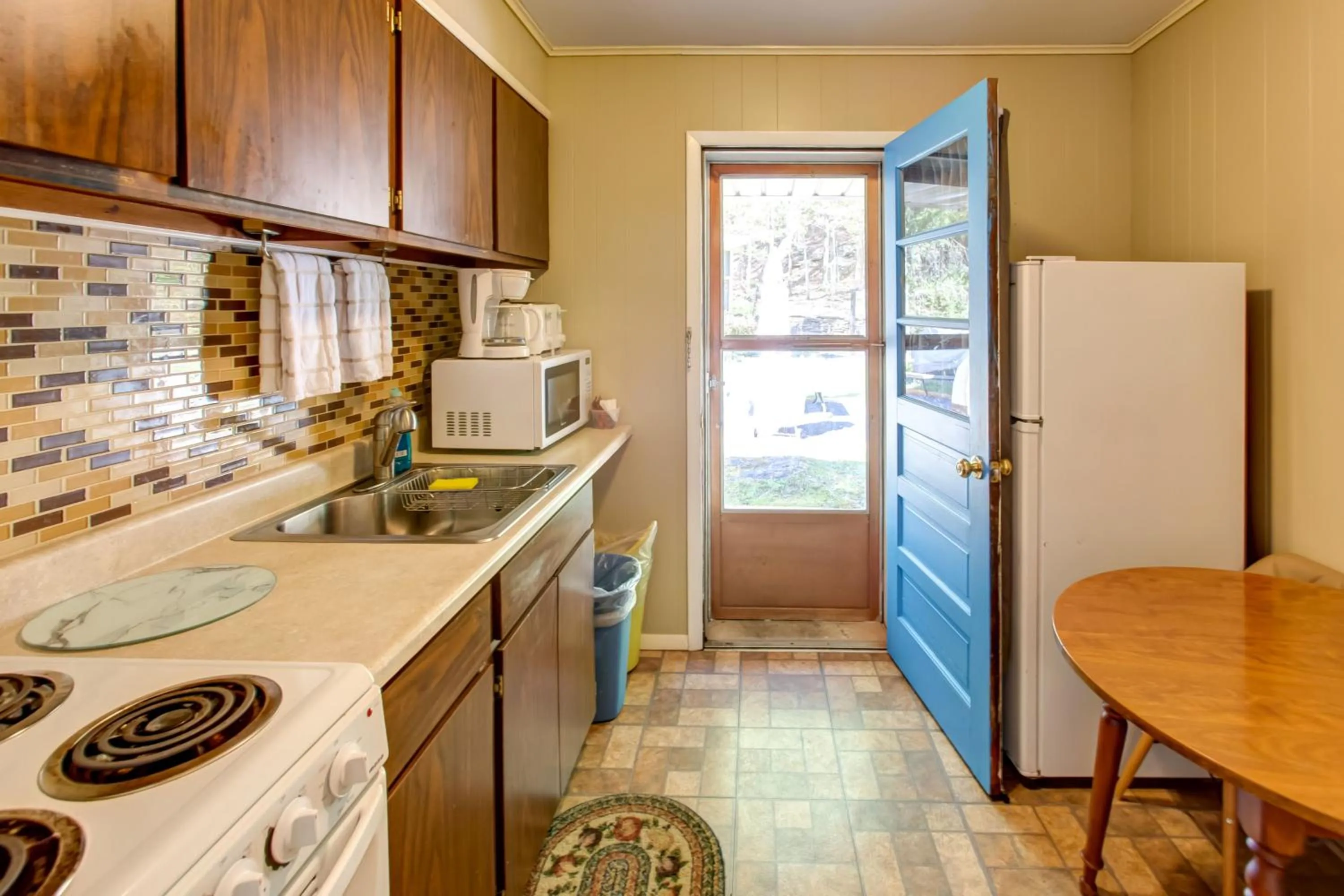 Starlite Motel & Suites