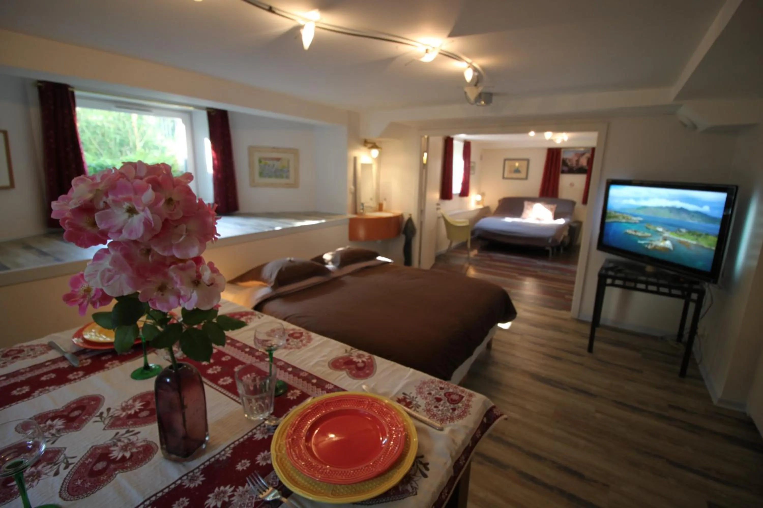Dining area in Confort et calme à Colmar