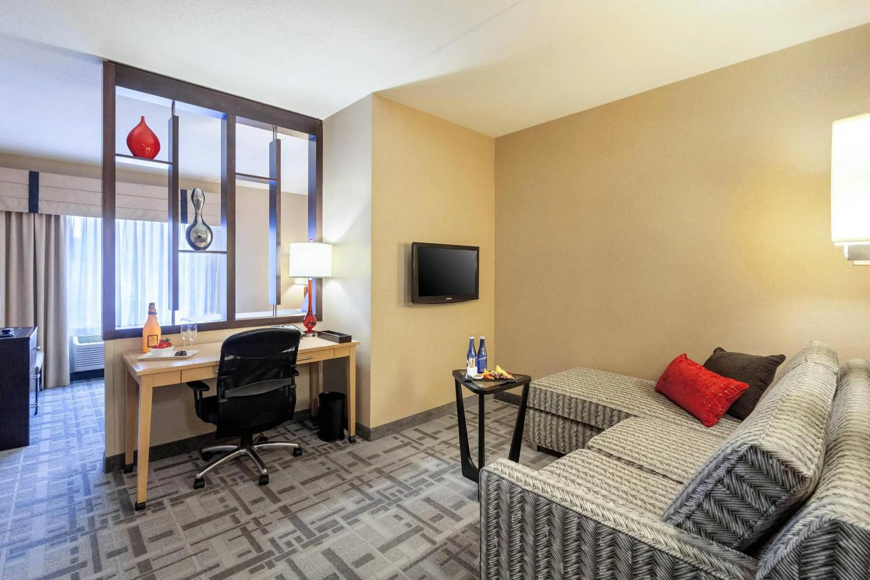 Bedroom in Cambria Hotel Pittsburgh - Downtown