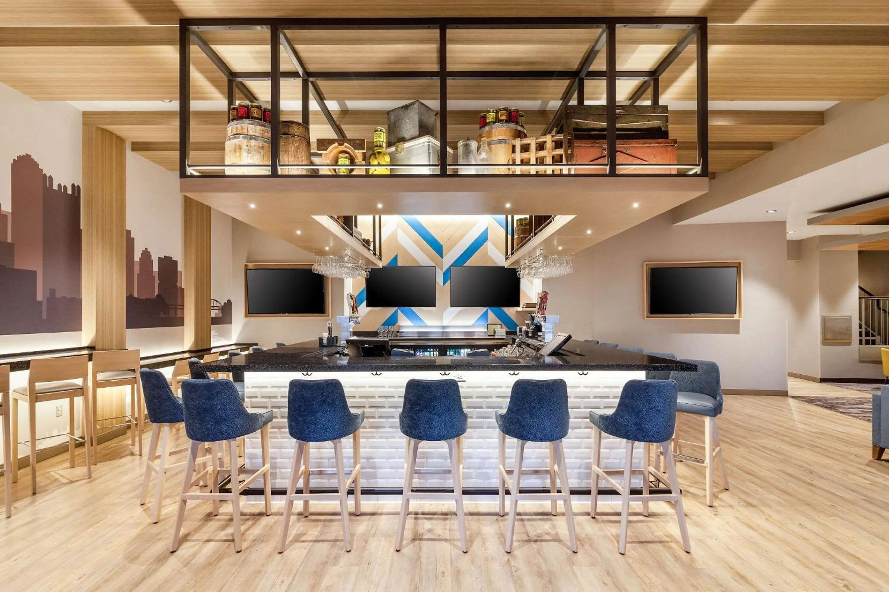 Restaurant/places to eat in Cambria Hotel Pittsburgh - Downtown