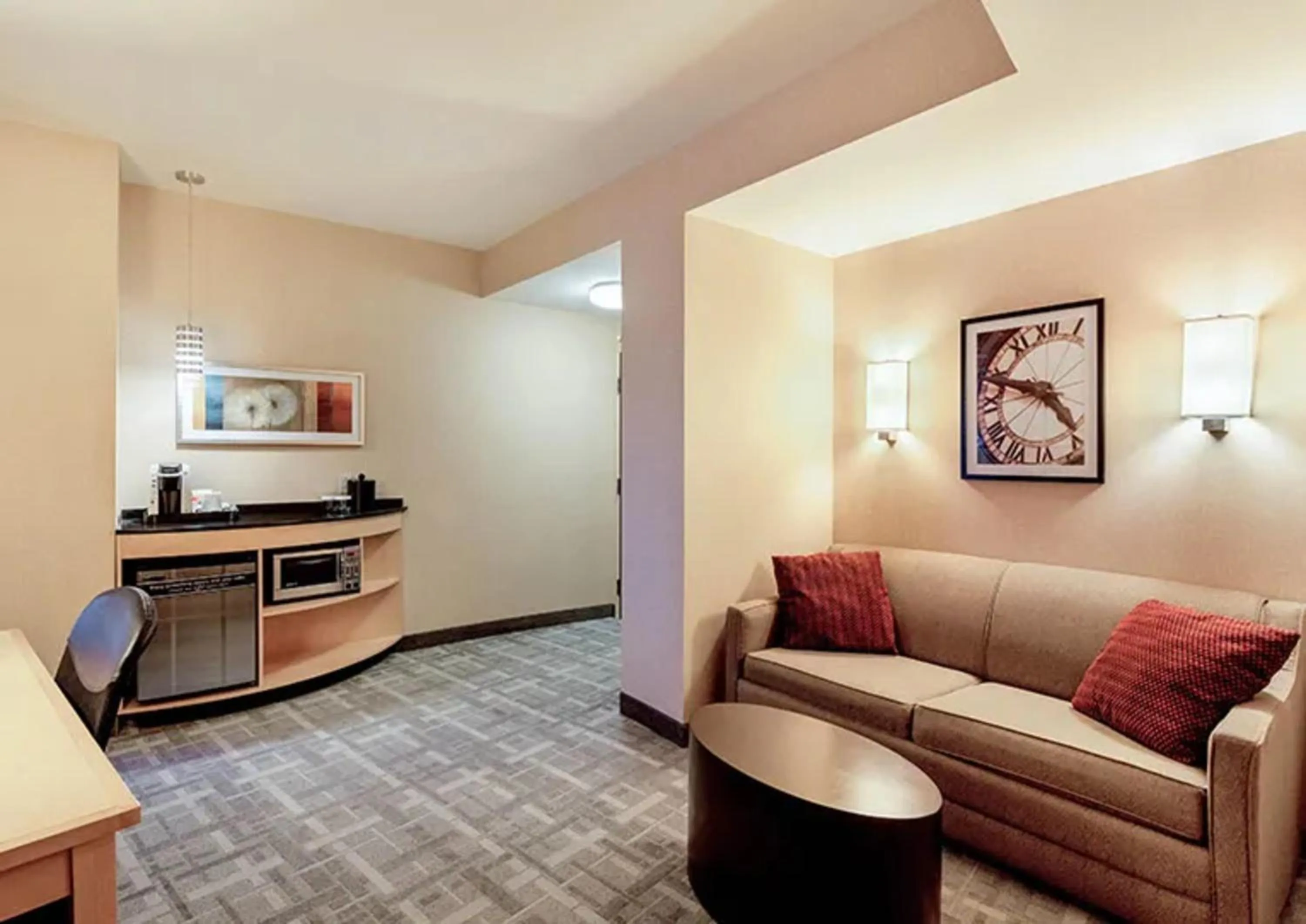 Living room in Cambria Hotel Pittsburgh - Downtown