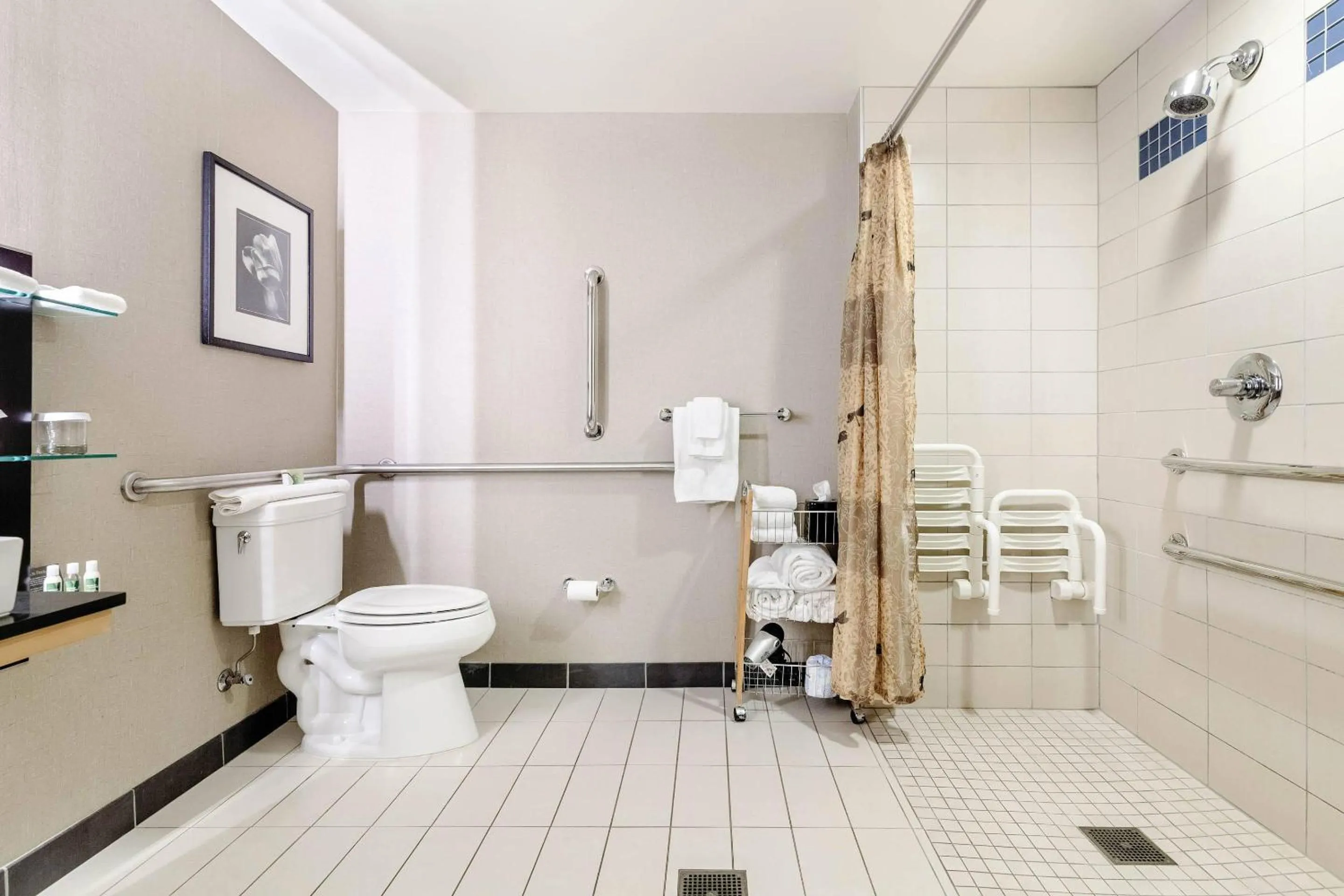 Bedroom in Cambria Hotel Pittsburgh - Downtown