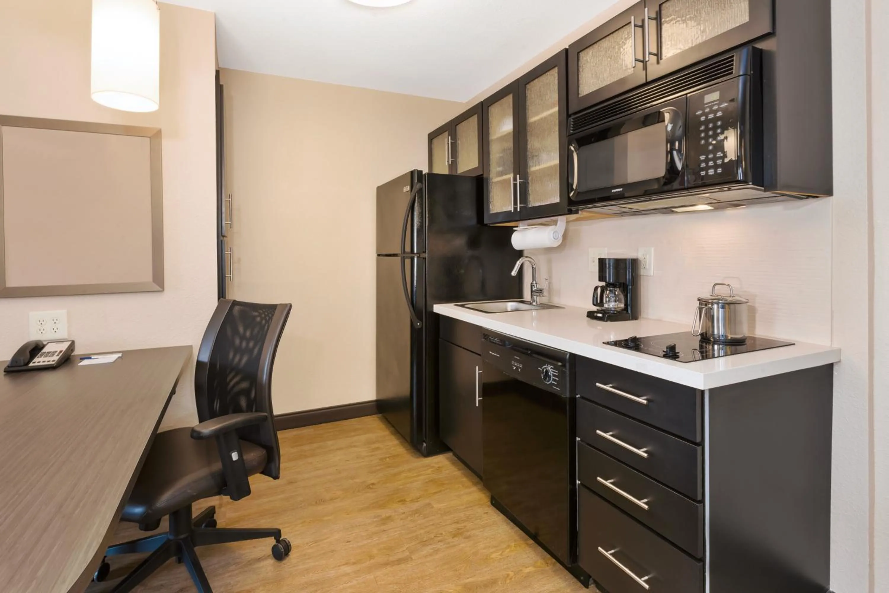 Kitchen or kitchenette in Candlewood Suites Rocky Mount by IHG