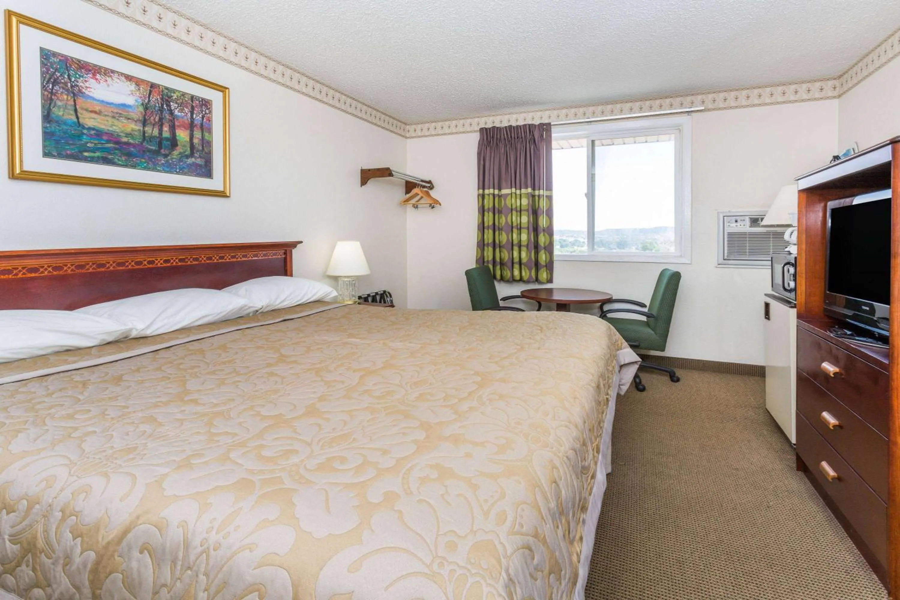 Photo of the whole room in Super 8 by Wyndham Colorado Springs/Chestnut Street