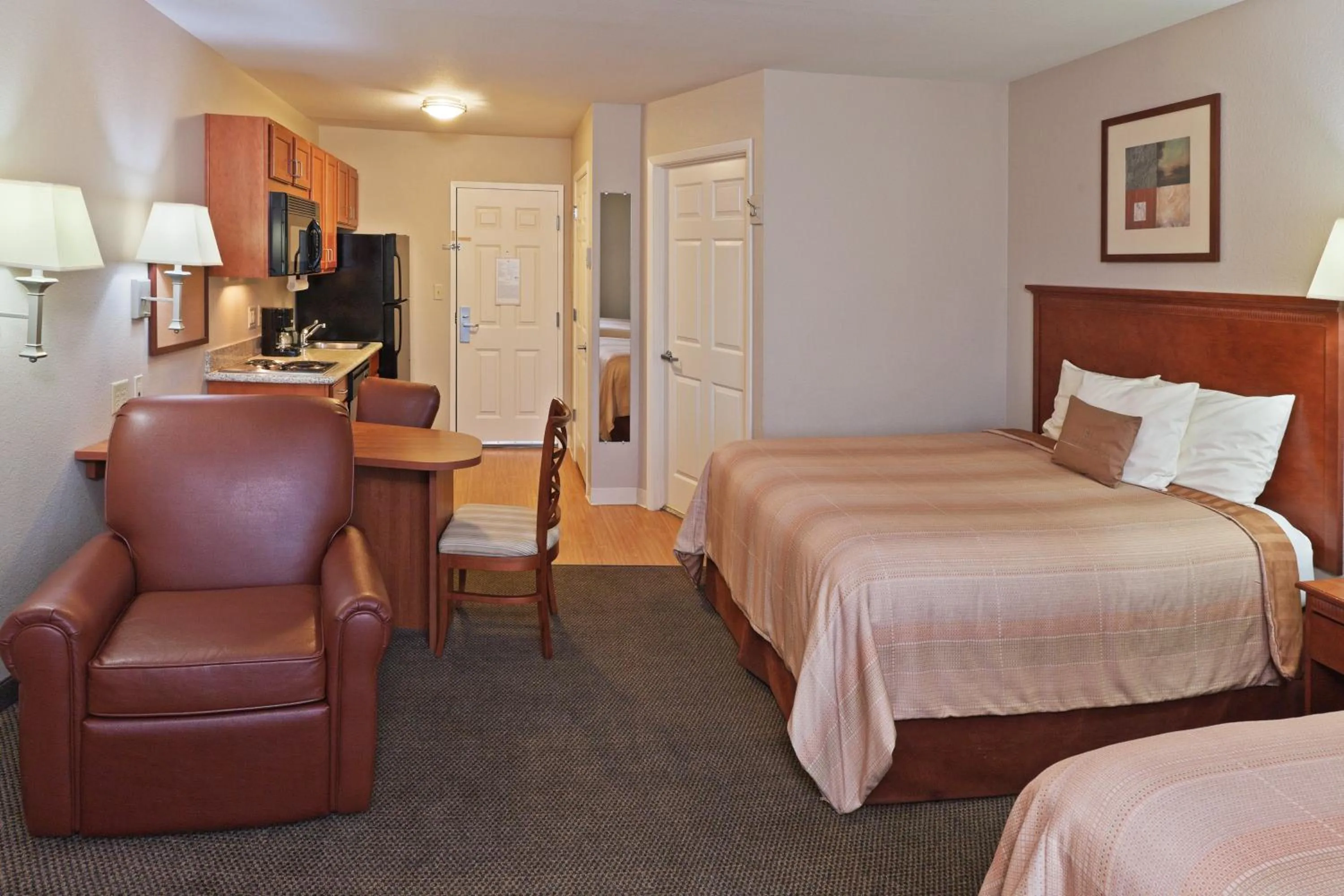 Photo of the whole room, Bed in Candlewood Suites Wichita Falls at Maurine Street by IHG