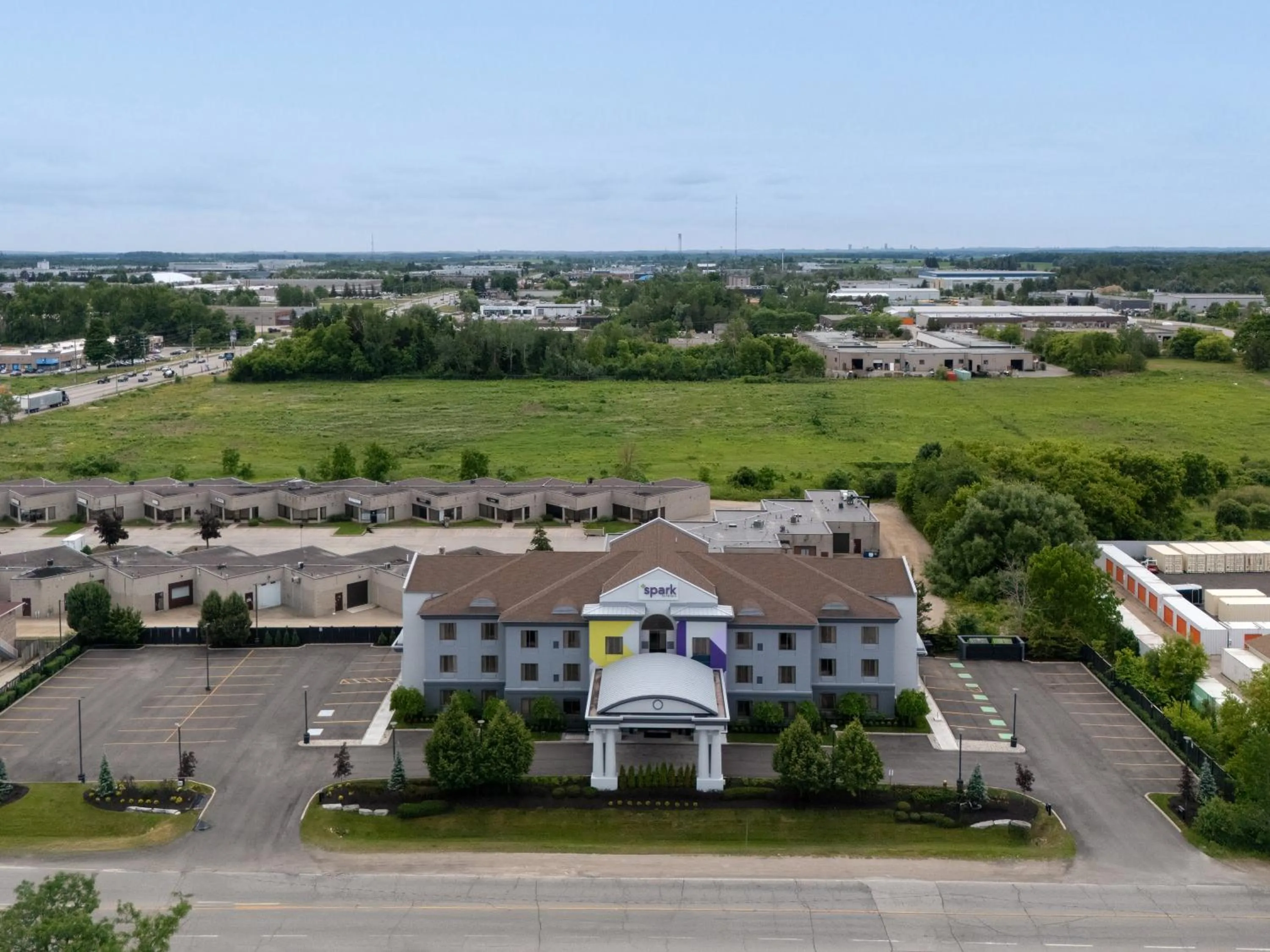 Property building in Spark By Hilton Guelph