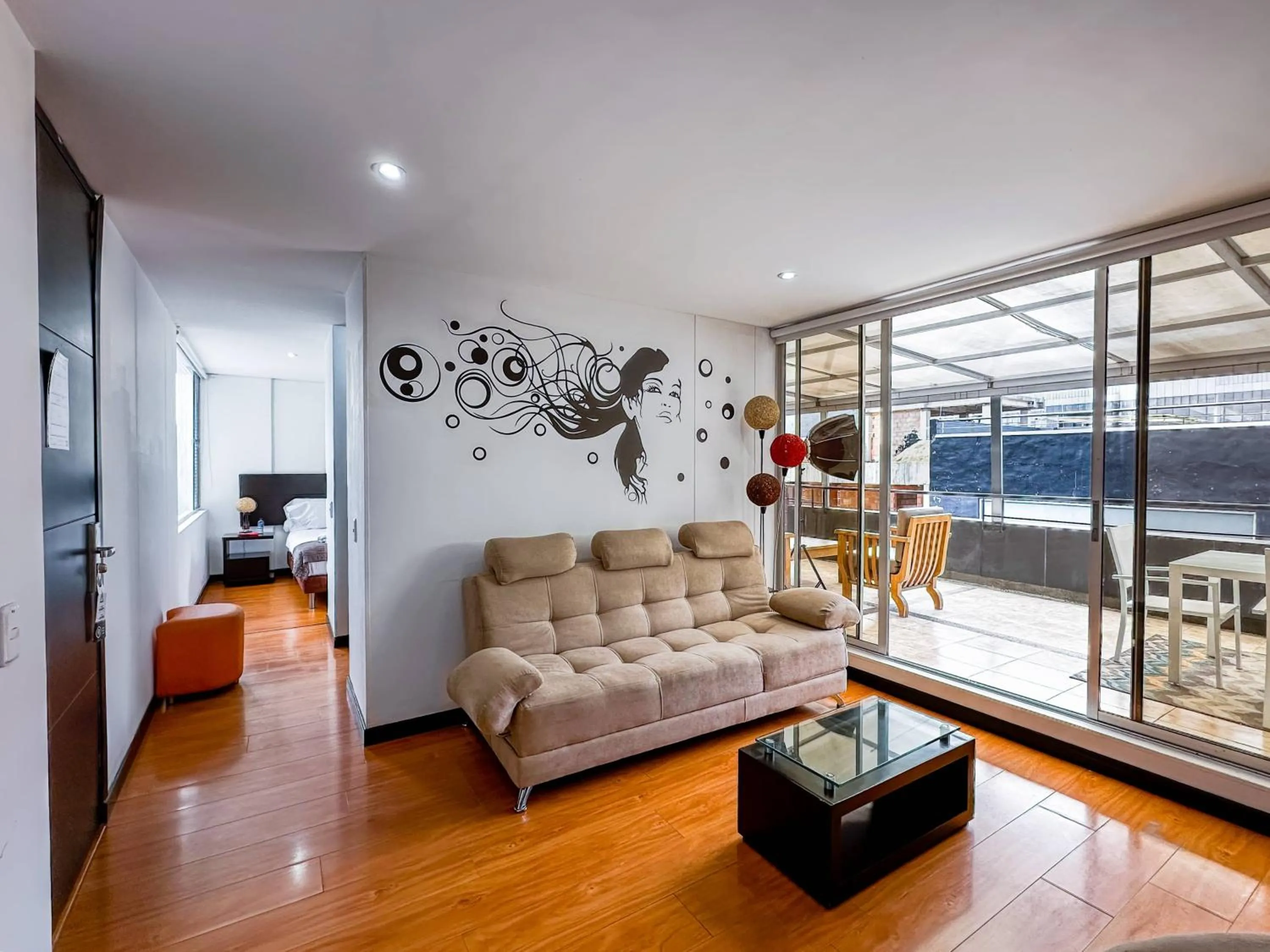 Hotel Regency Suites La Feria