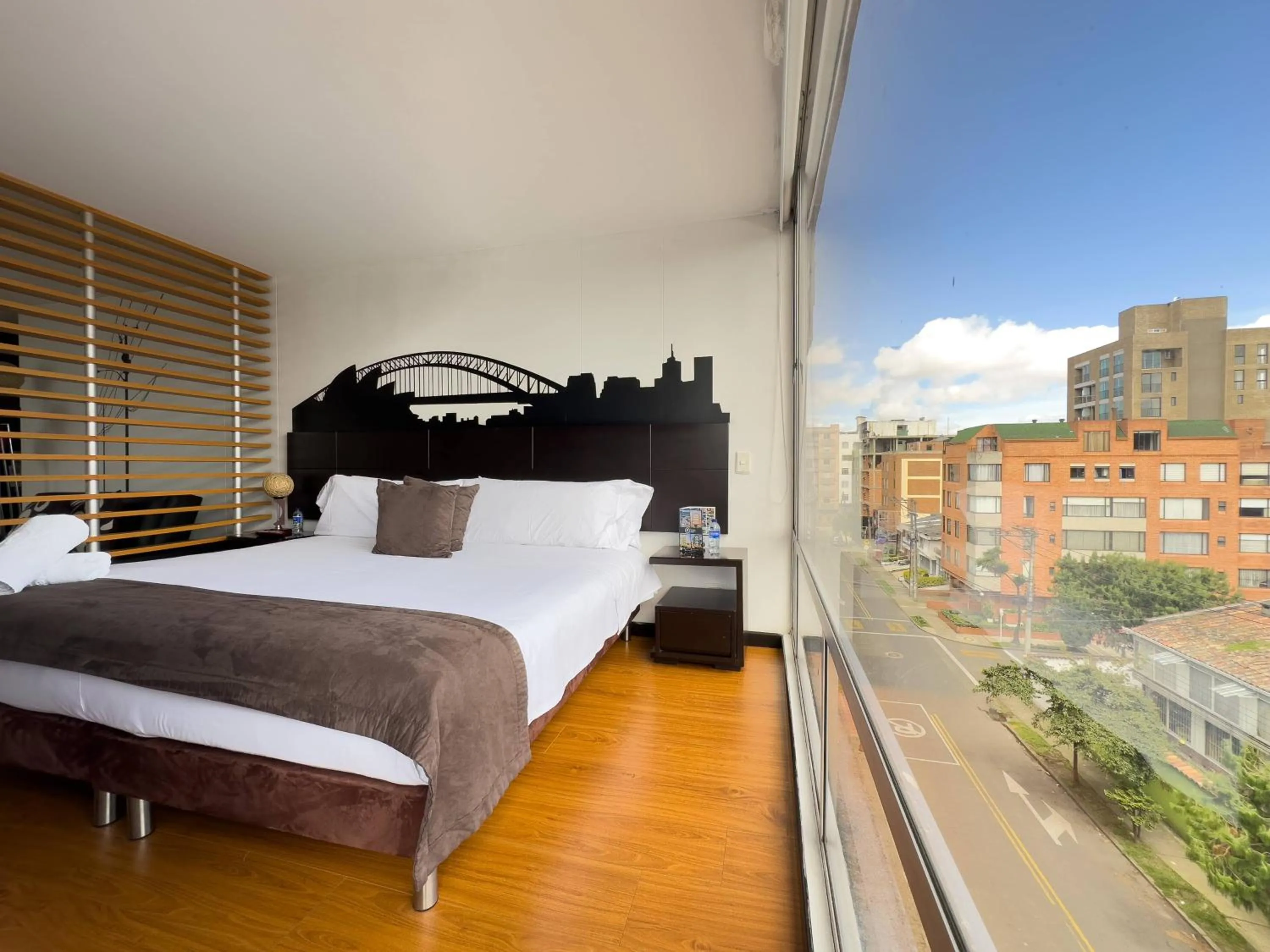 Bed in Hotel Regency Suites La Feria