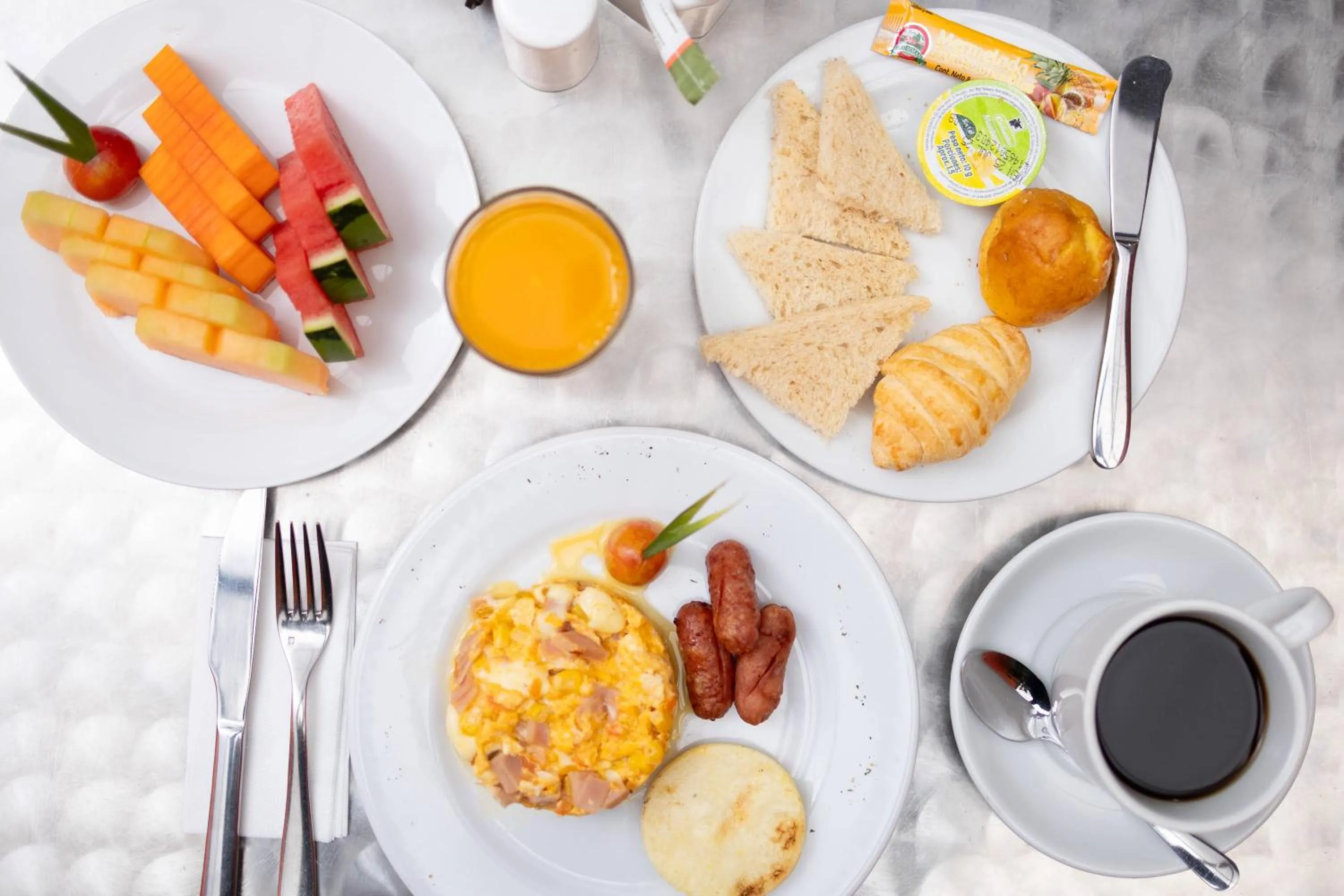 Hotel Regency Suites La Feria