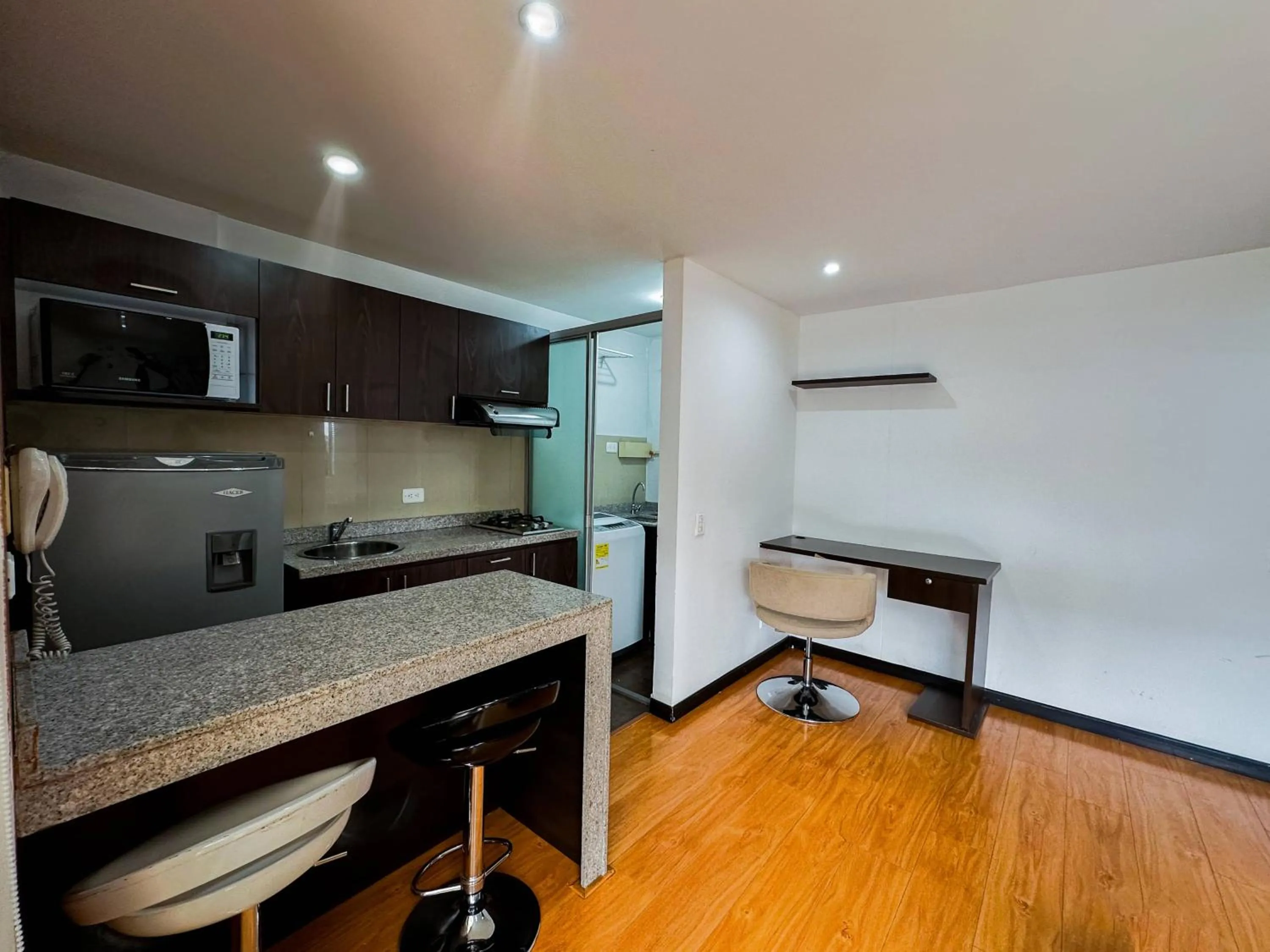 Hotel Regency Suites La Feria