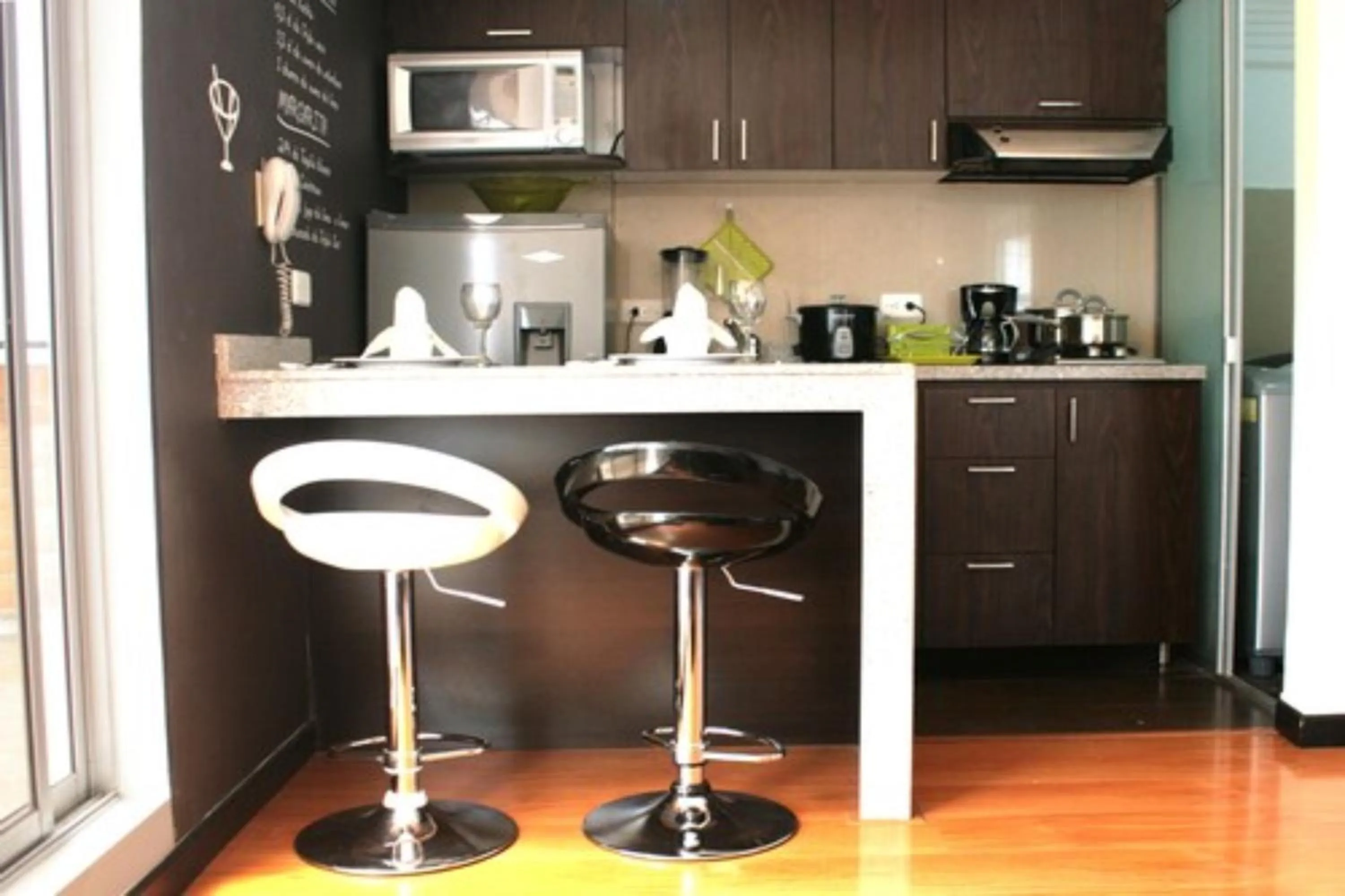 Dining area in Hotel Regency Suites La Feria