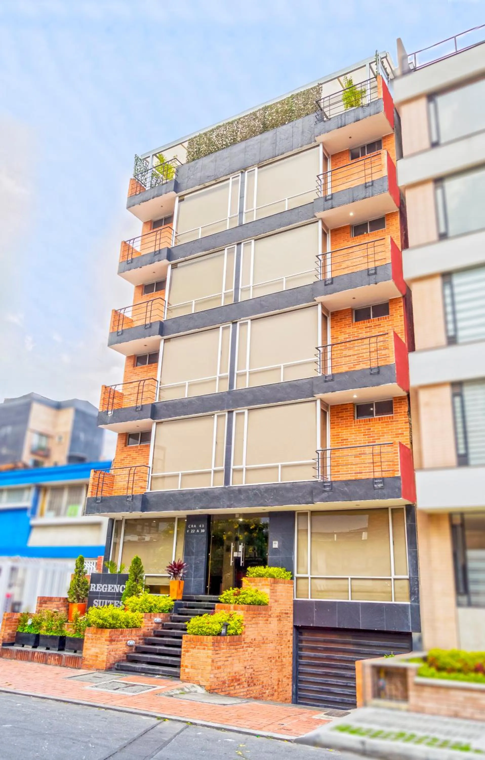 Property building in Hotel Regency Suites La Feria