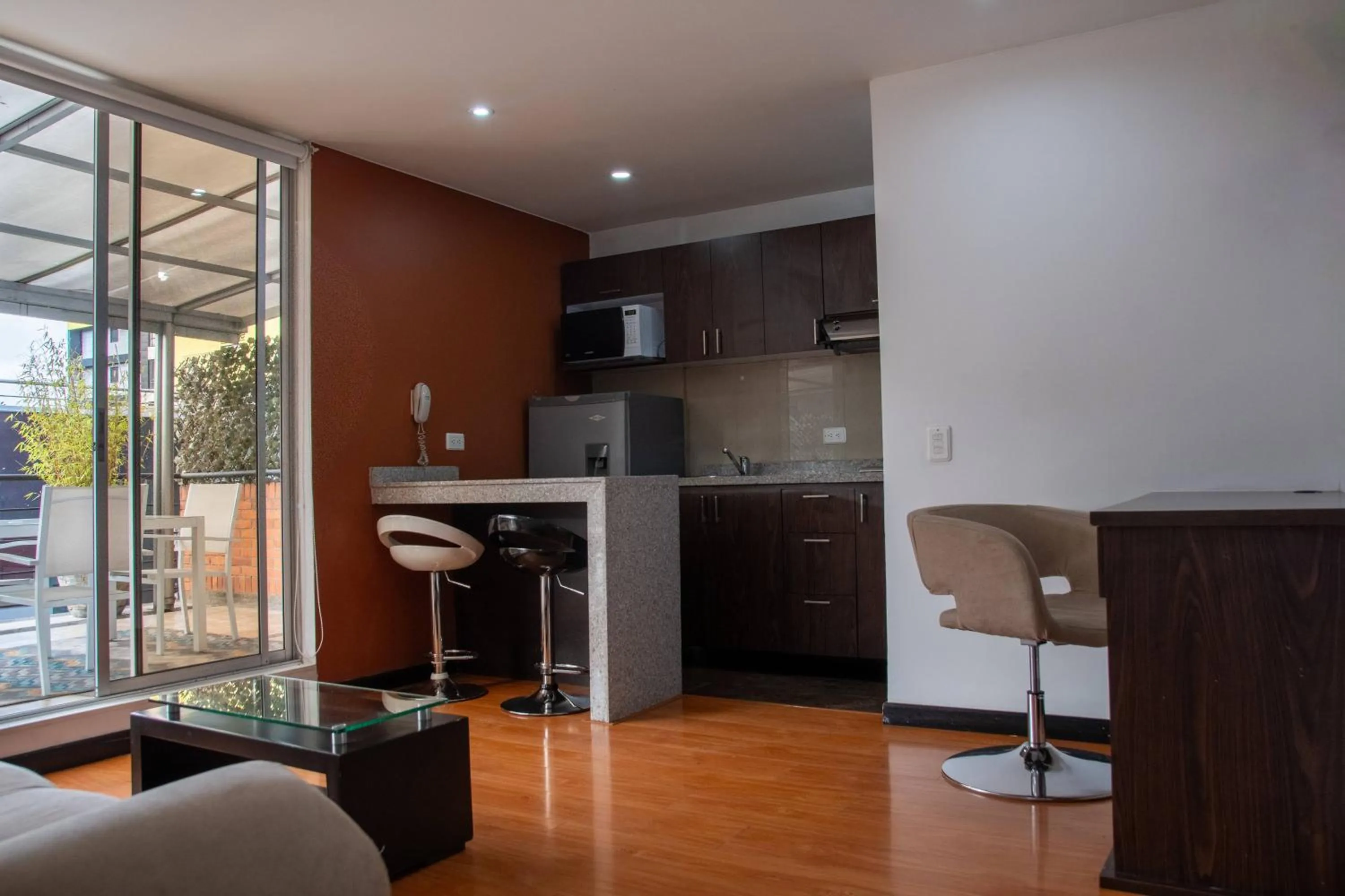 Hotel Regency Suites La Feria