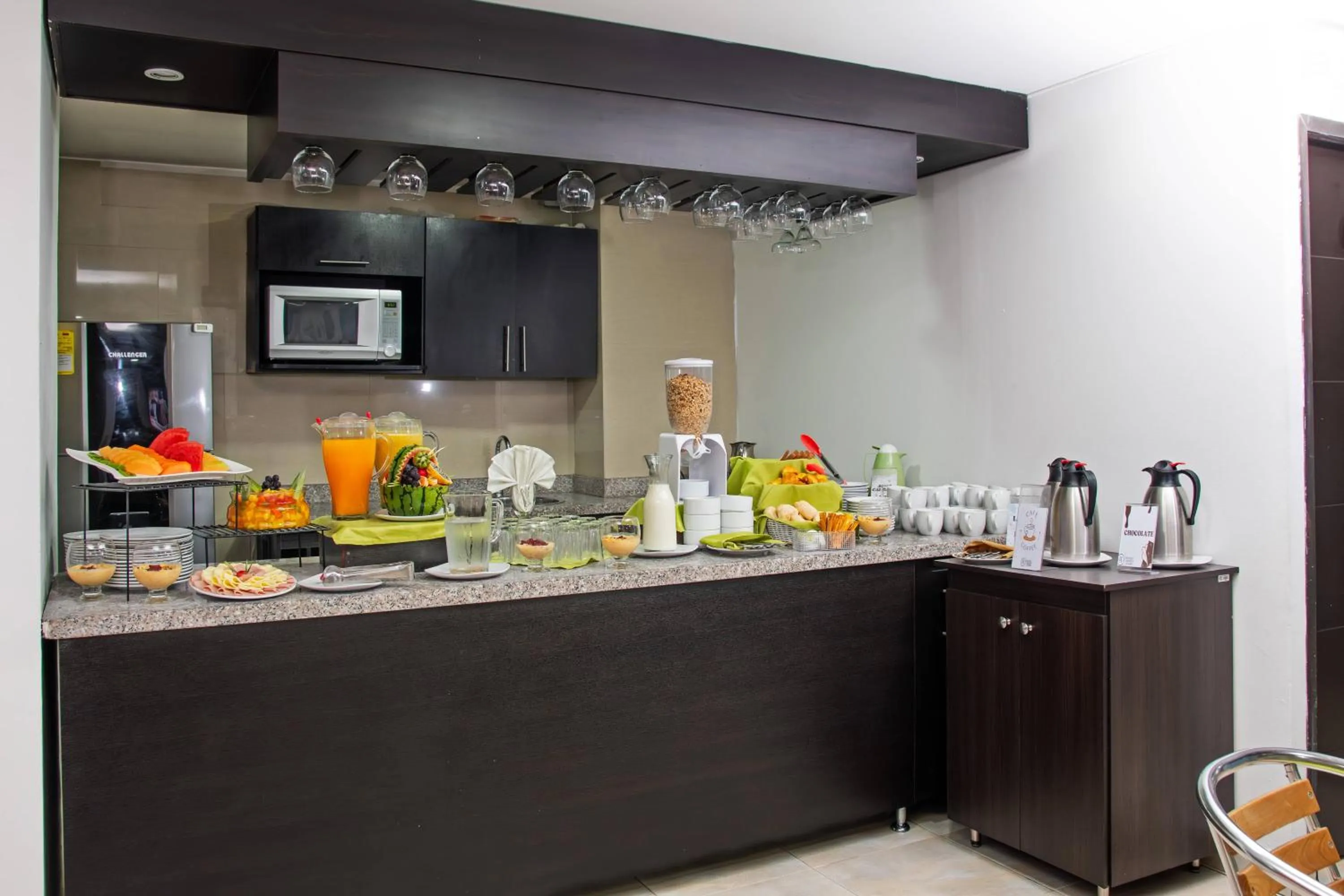 Hotel Regency Suites La Feria