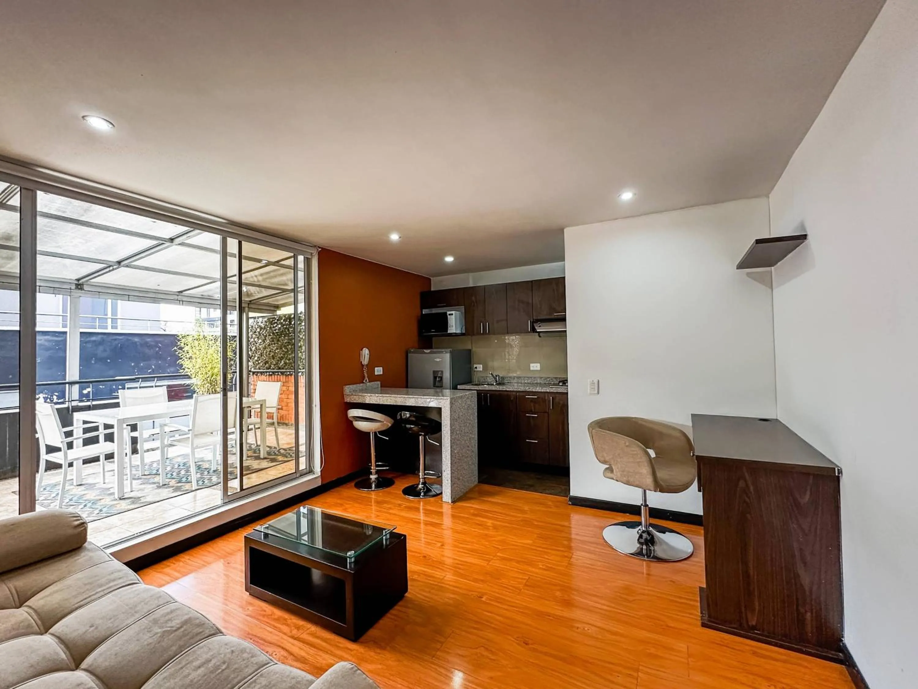 Hotel Regency Suites La Feria