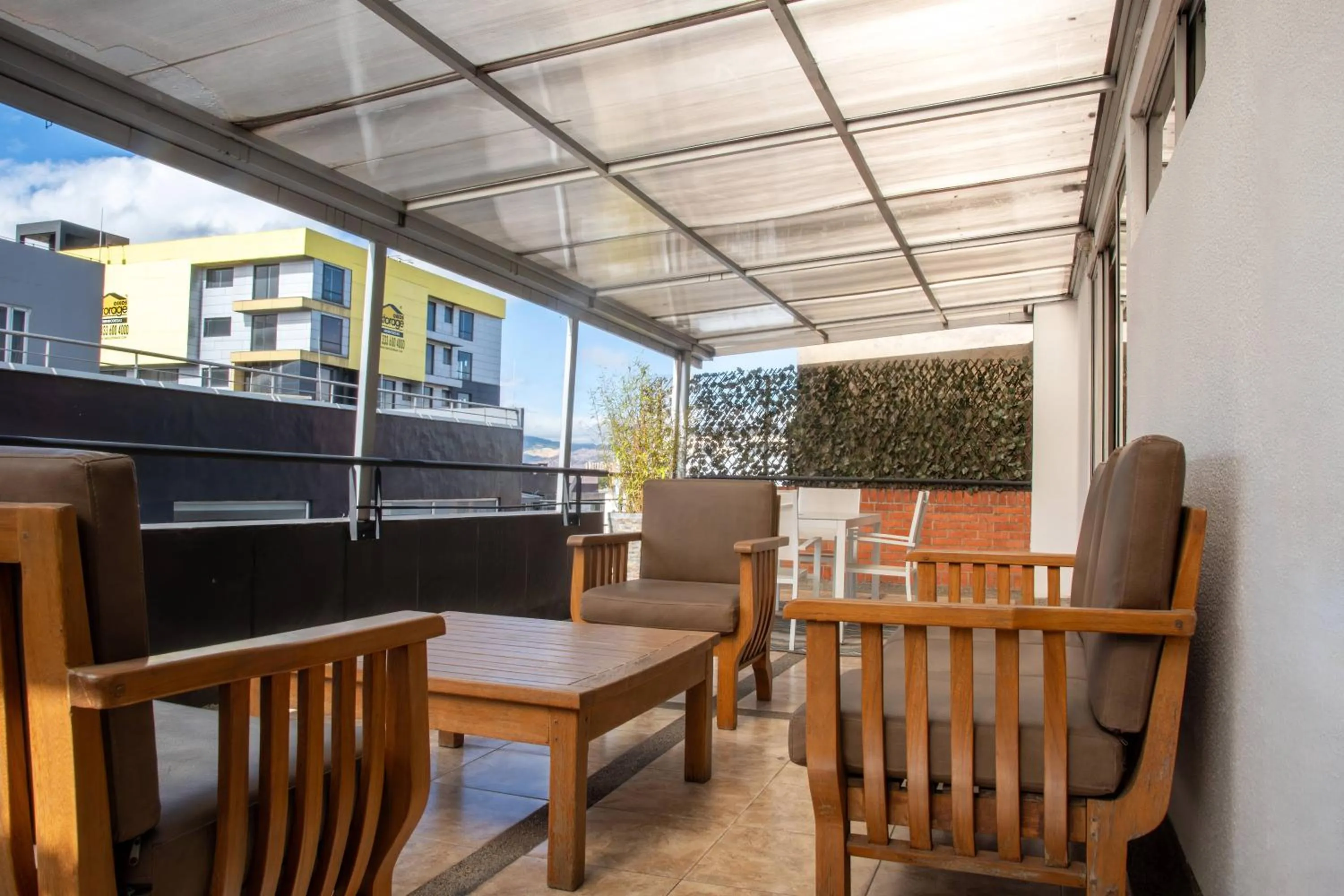 Hotel Regency Suites La Feria