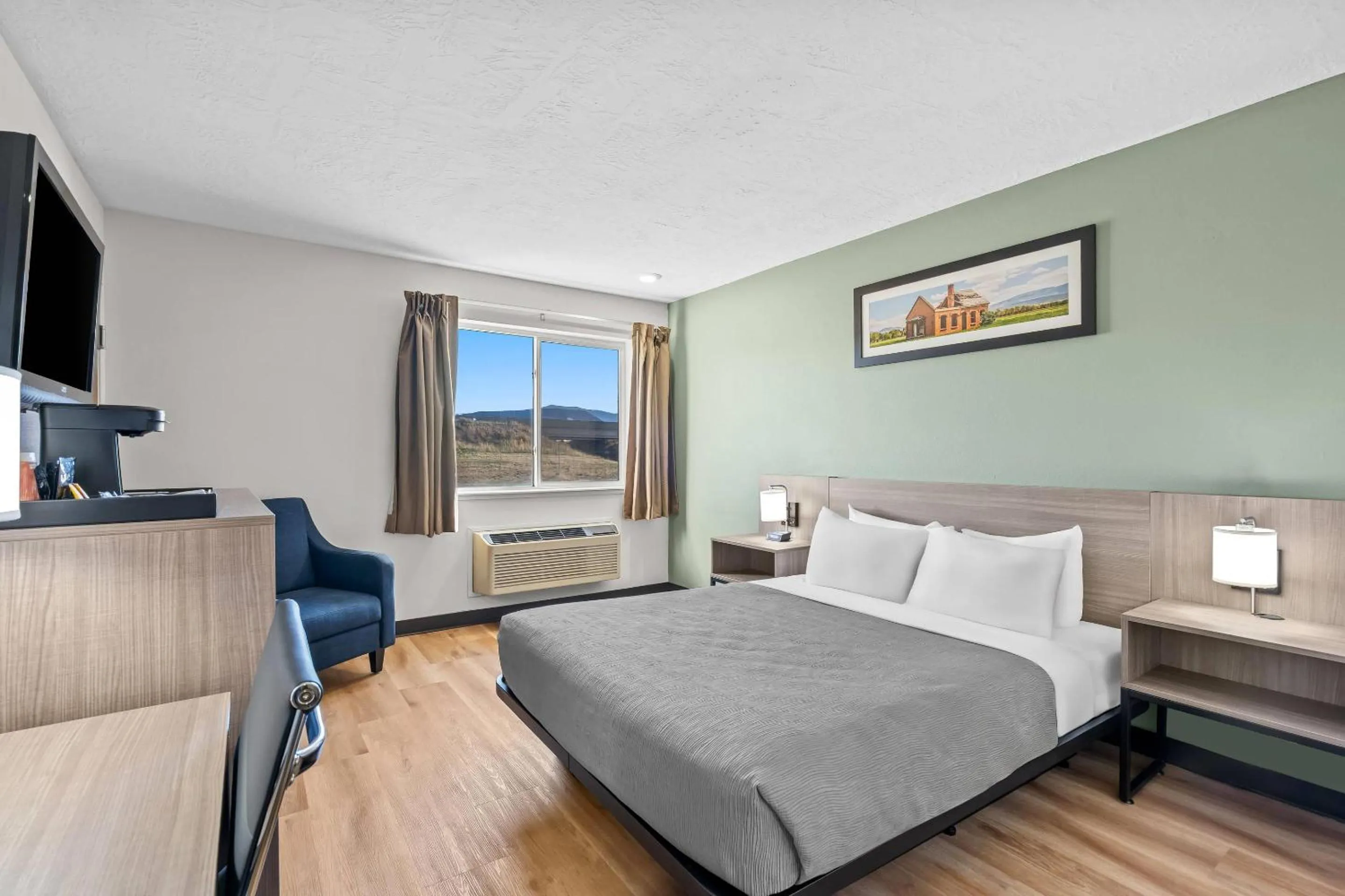 Bedroom, Bed in Quality Inn Beaver I-15