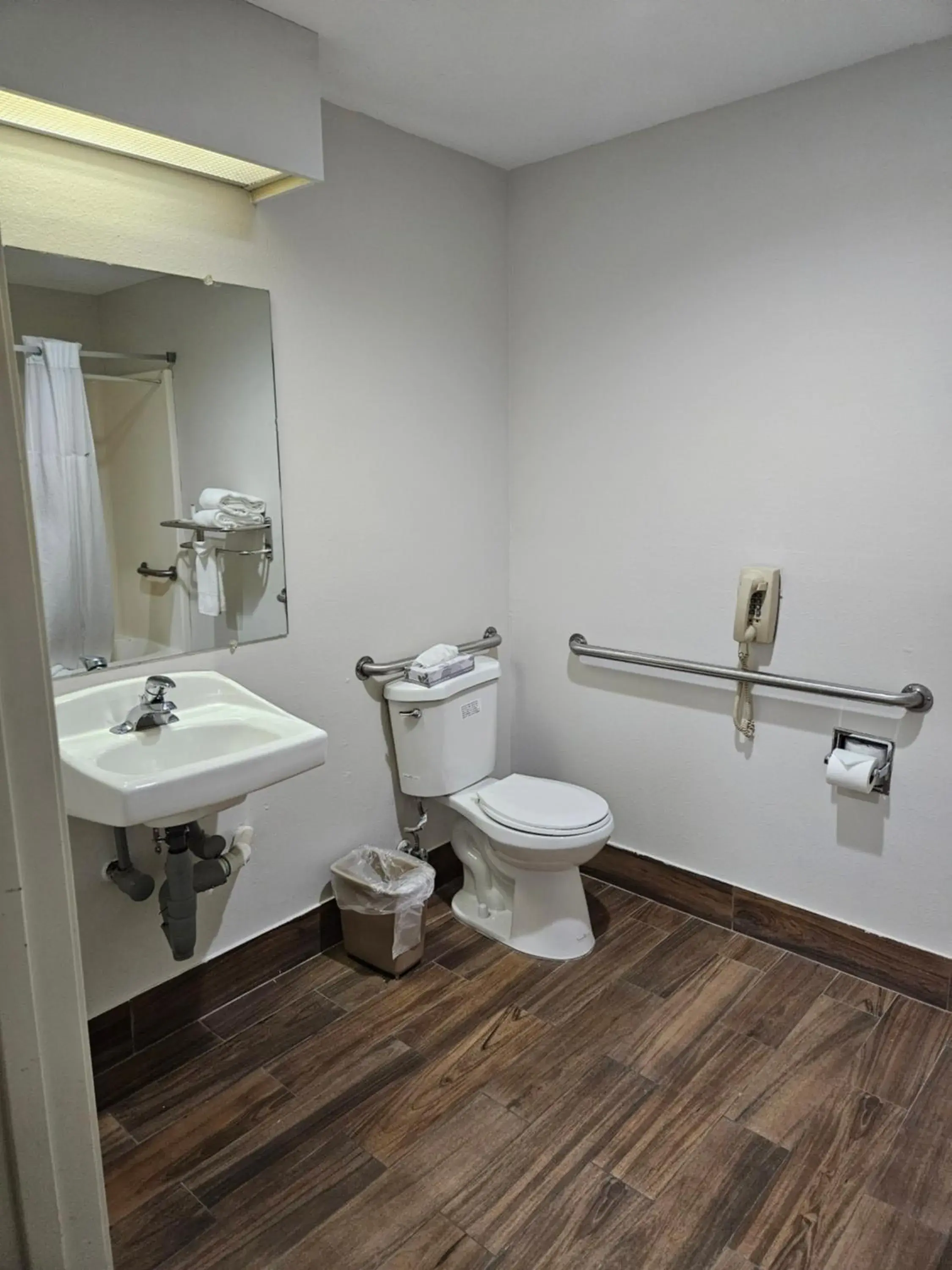 King Room - Disability Access in Quality Inn Beaver I-15 King Room - Disability Access in Quality Inn Beaver I-15