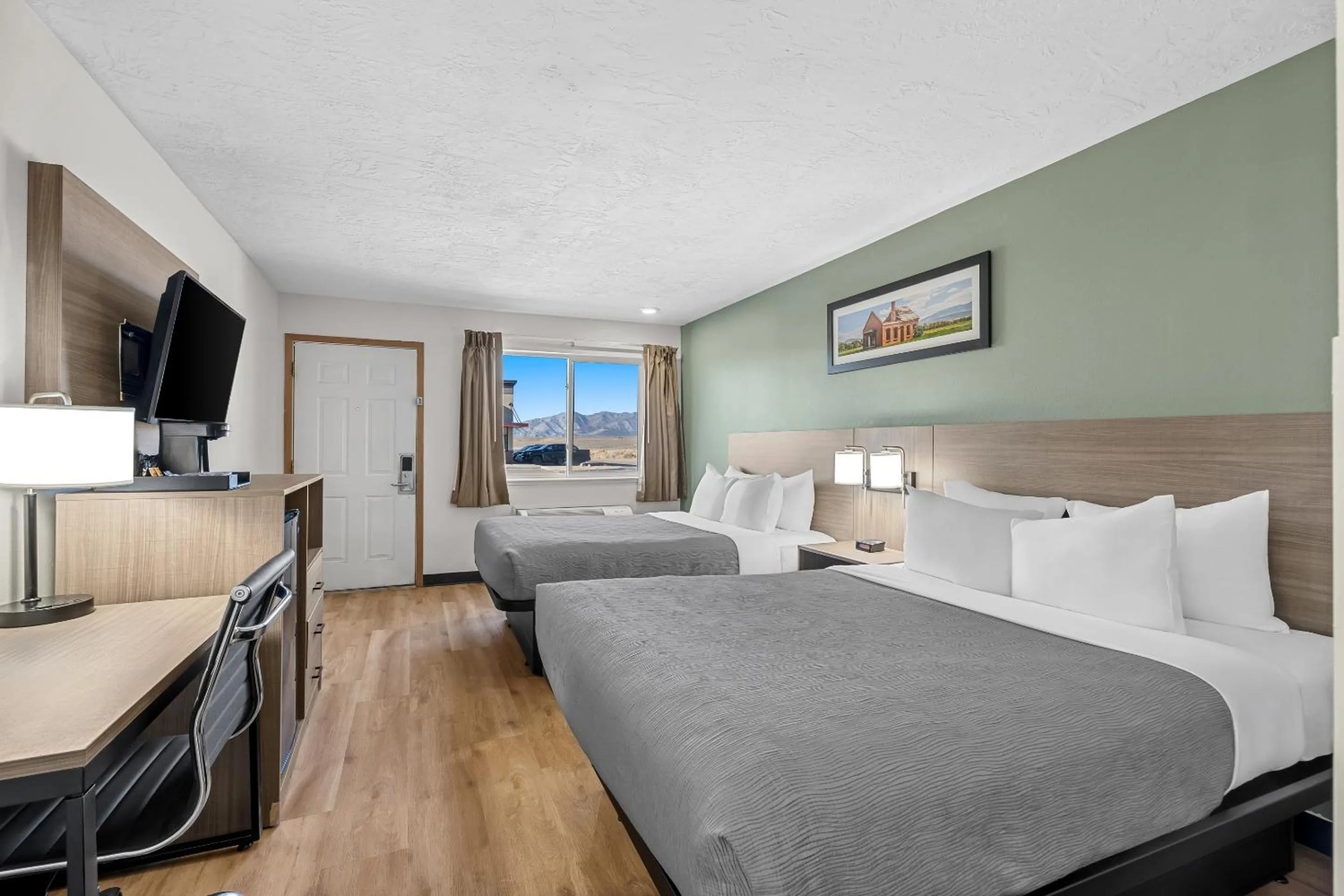 Bed in Quality Inn Beaver I-15