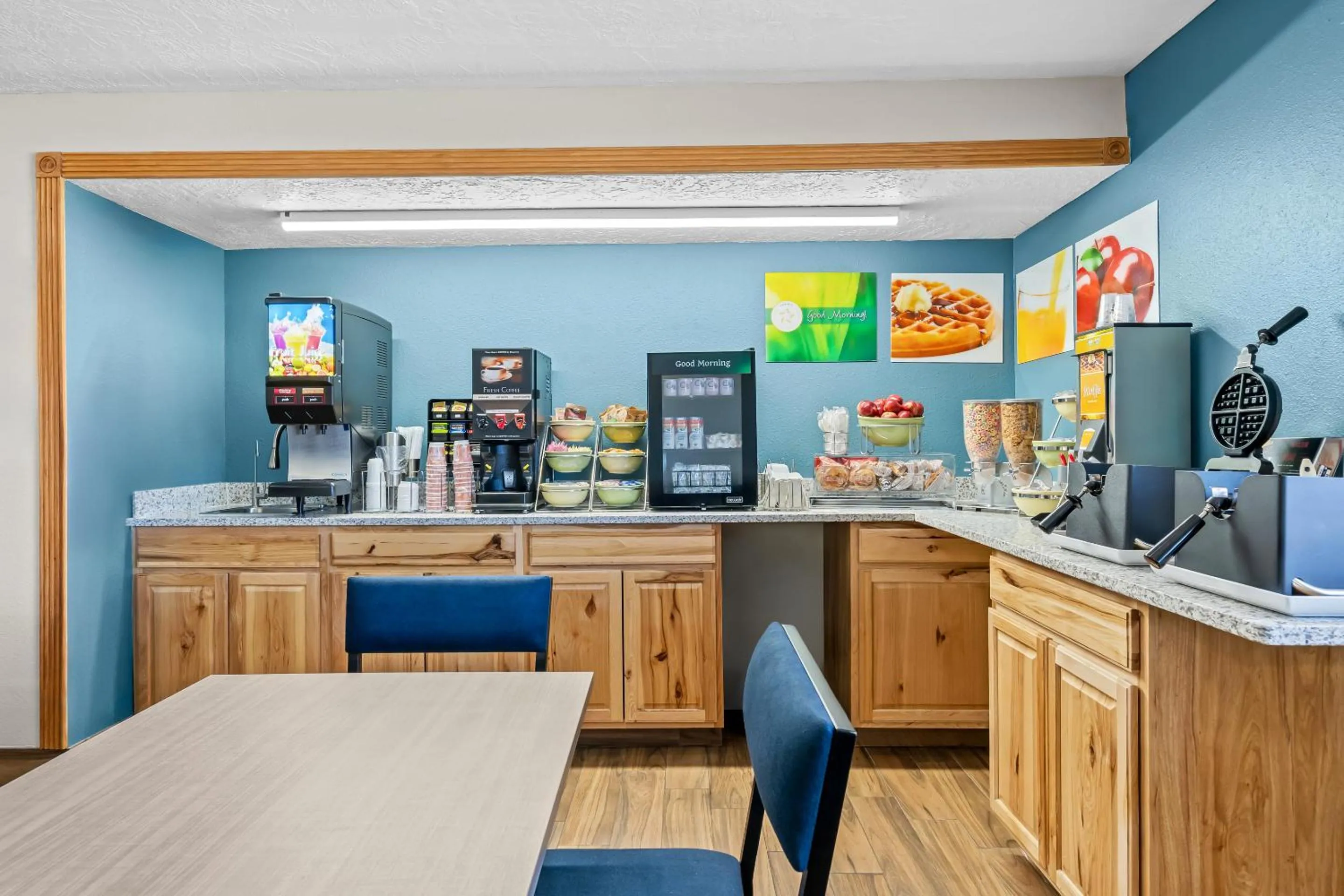 Continental breakfast in Quality Inn Beaver I-15